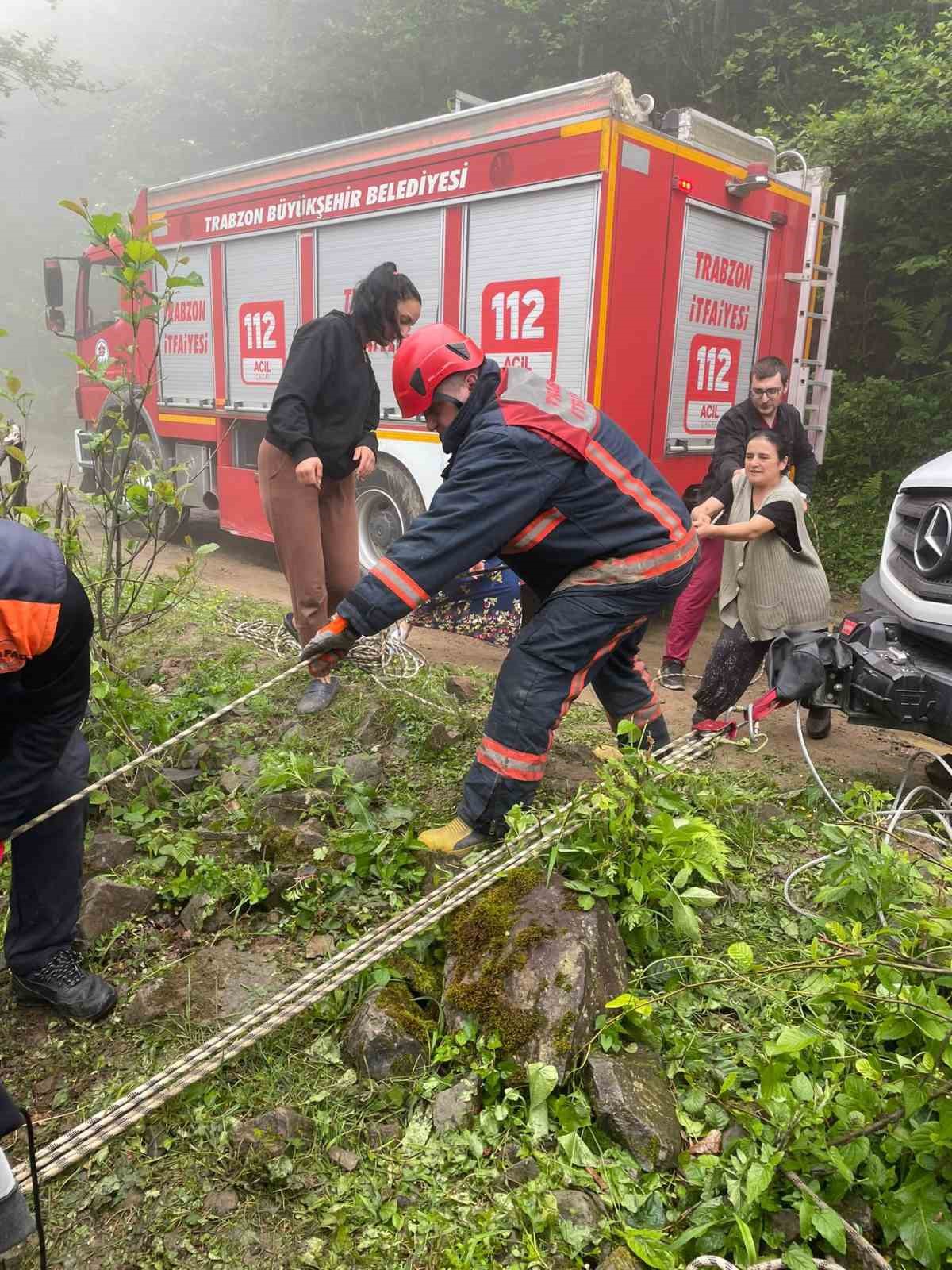 Trabzon’da inek kurtarma operasyonu
