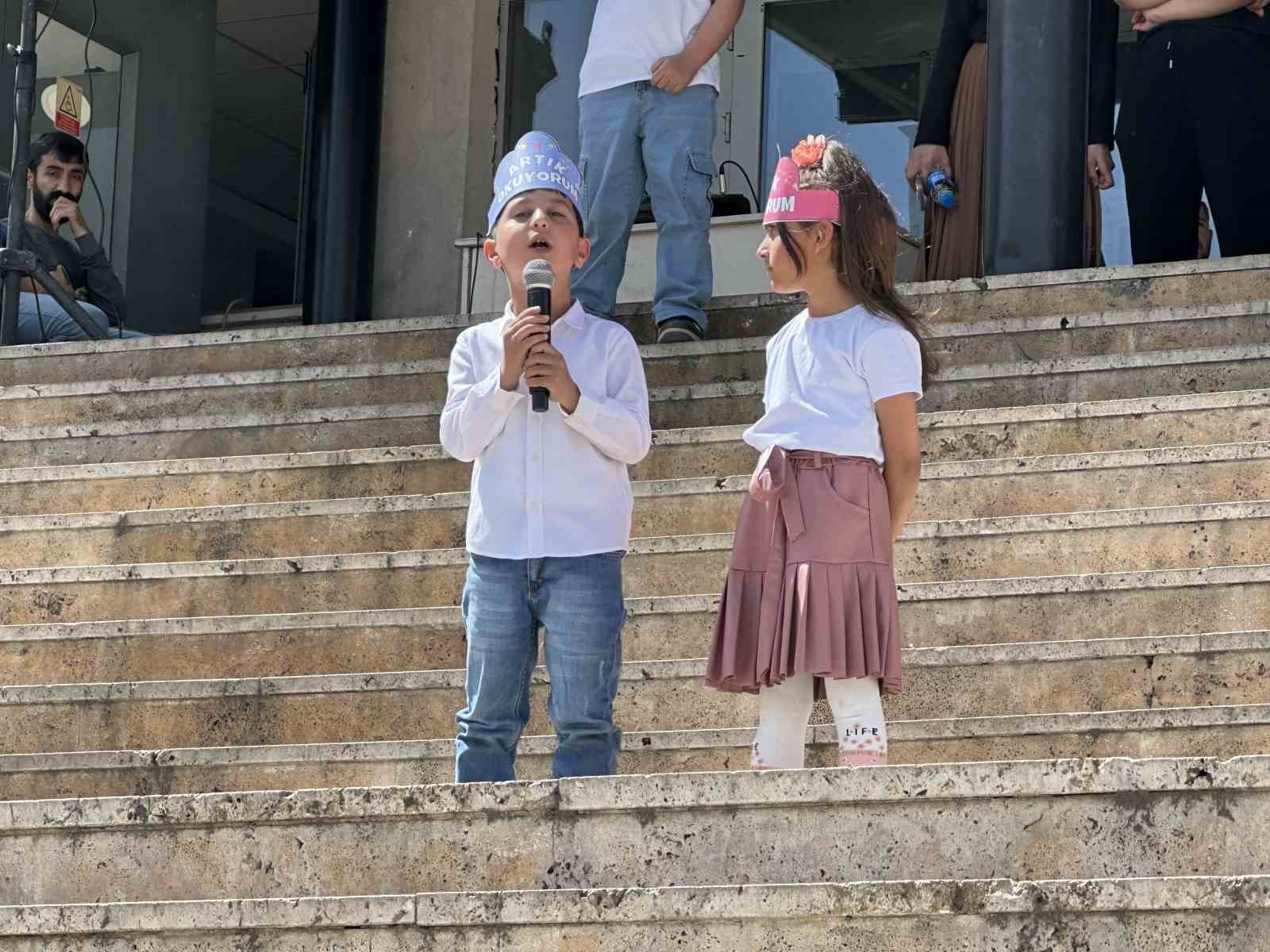 Yüksekovalı öğrenciler ‘Artık Okuyorum’ etkinliği ile eğlendi
