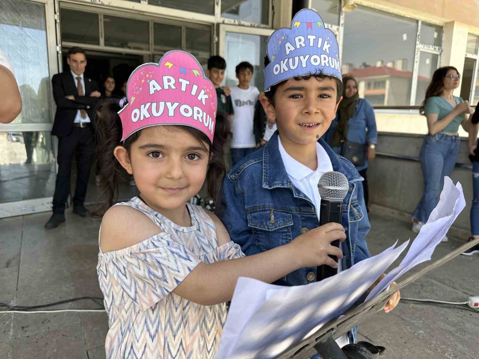 Yüksekovalı öğrenciler ‘Artık Okuyorum’ etkinliği ile eğlendi
