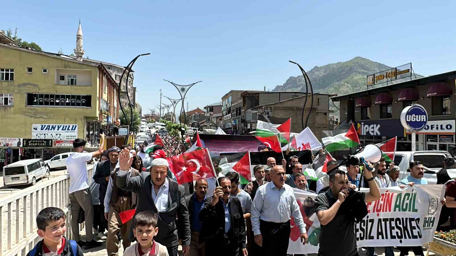 Şemdinli’de İsrail’in soykırımı kınandı
