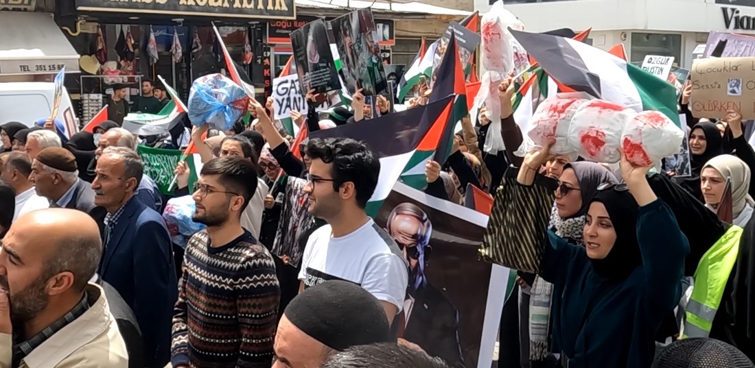 Erciş’te İsrail’in katliamları protesto edildi
