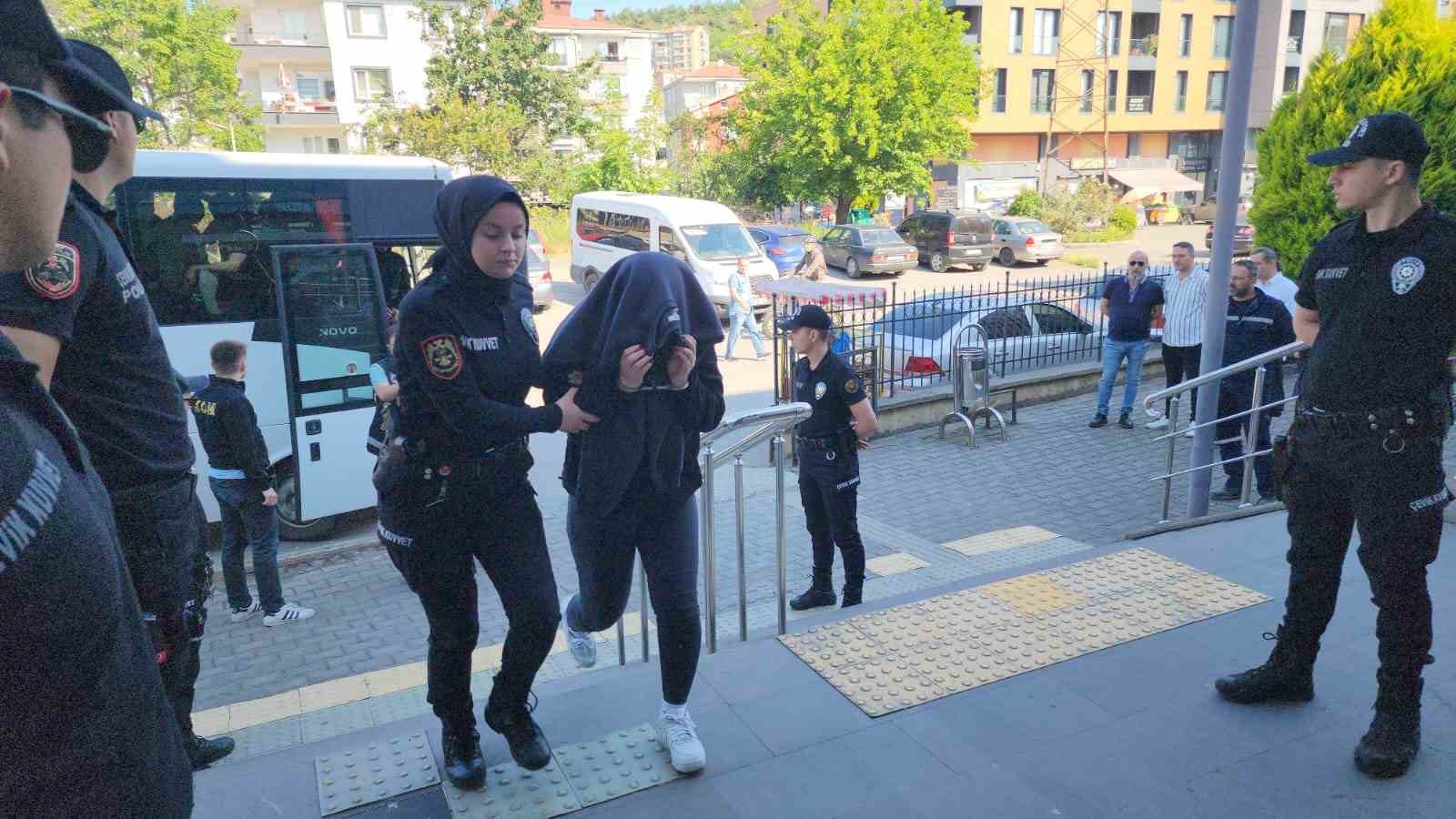 Zonguldak’ta dolandırıcılık operasyonunda 6 tutuklama
