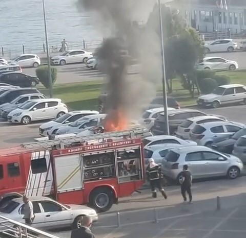 Otomobilde yangın paniği: Sürücü ölümden döndü
