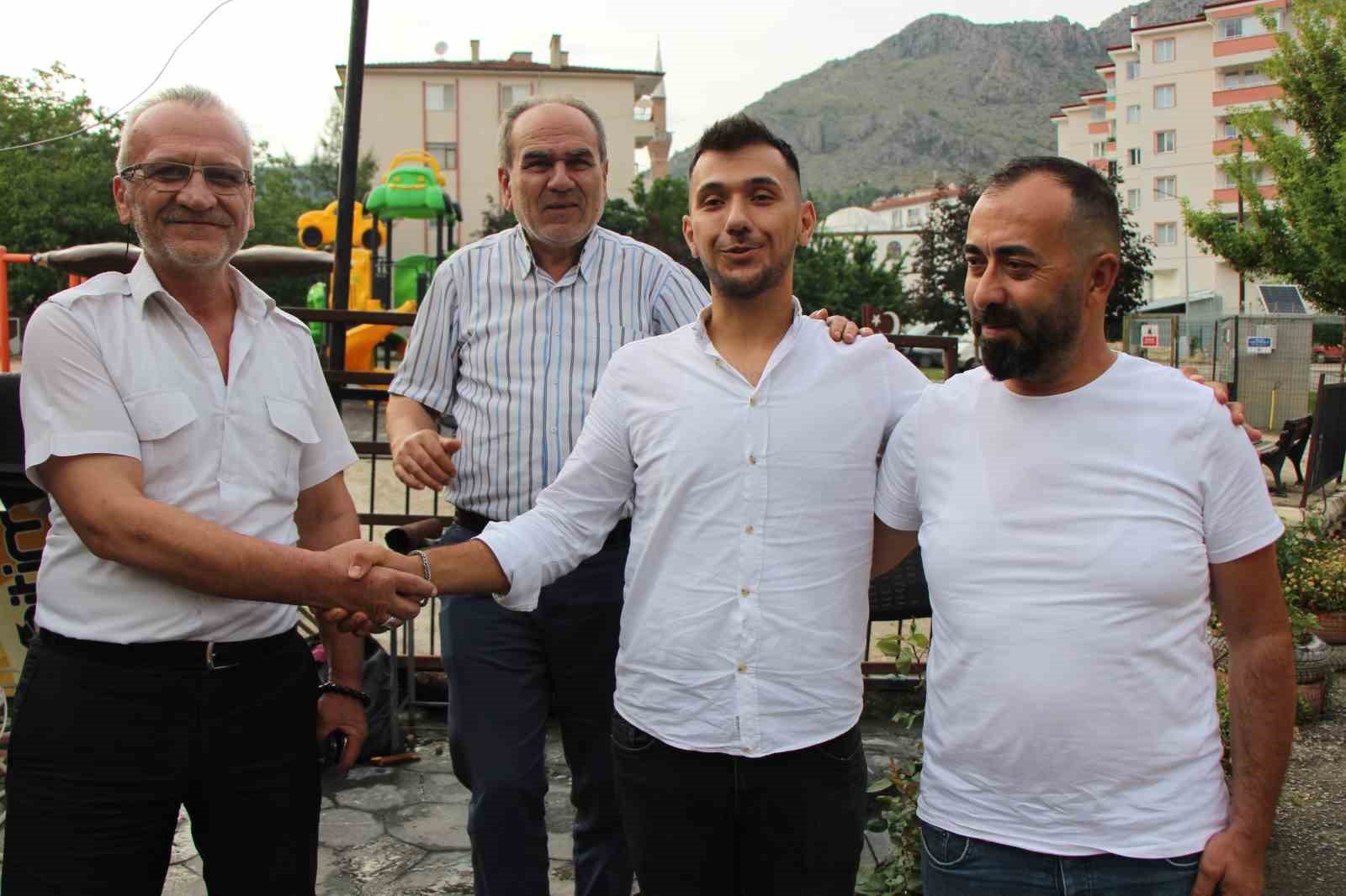 Amasya’da sele kapılan kadını, taksici kurtardı: O anlar kamerada
