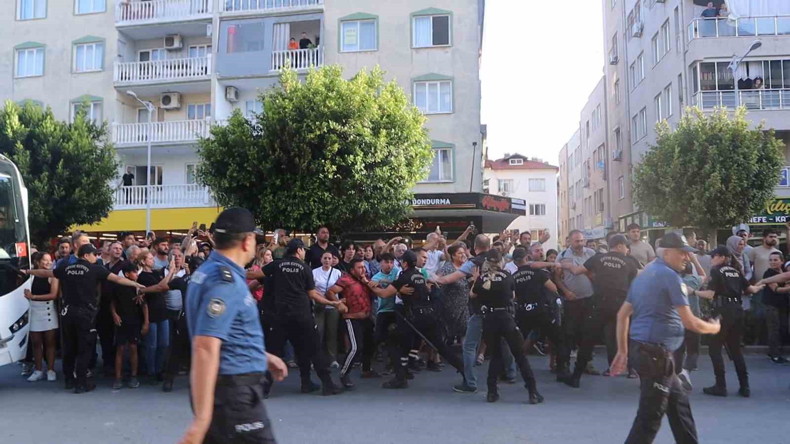 Ortaca’da kızlara istismarda bulunan şahıs ile anne adliyeye sevk edildi
