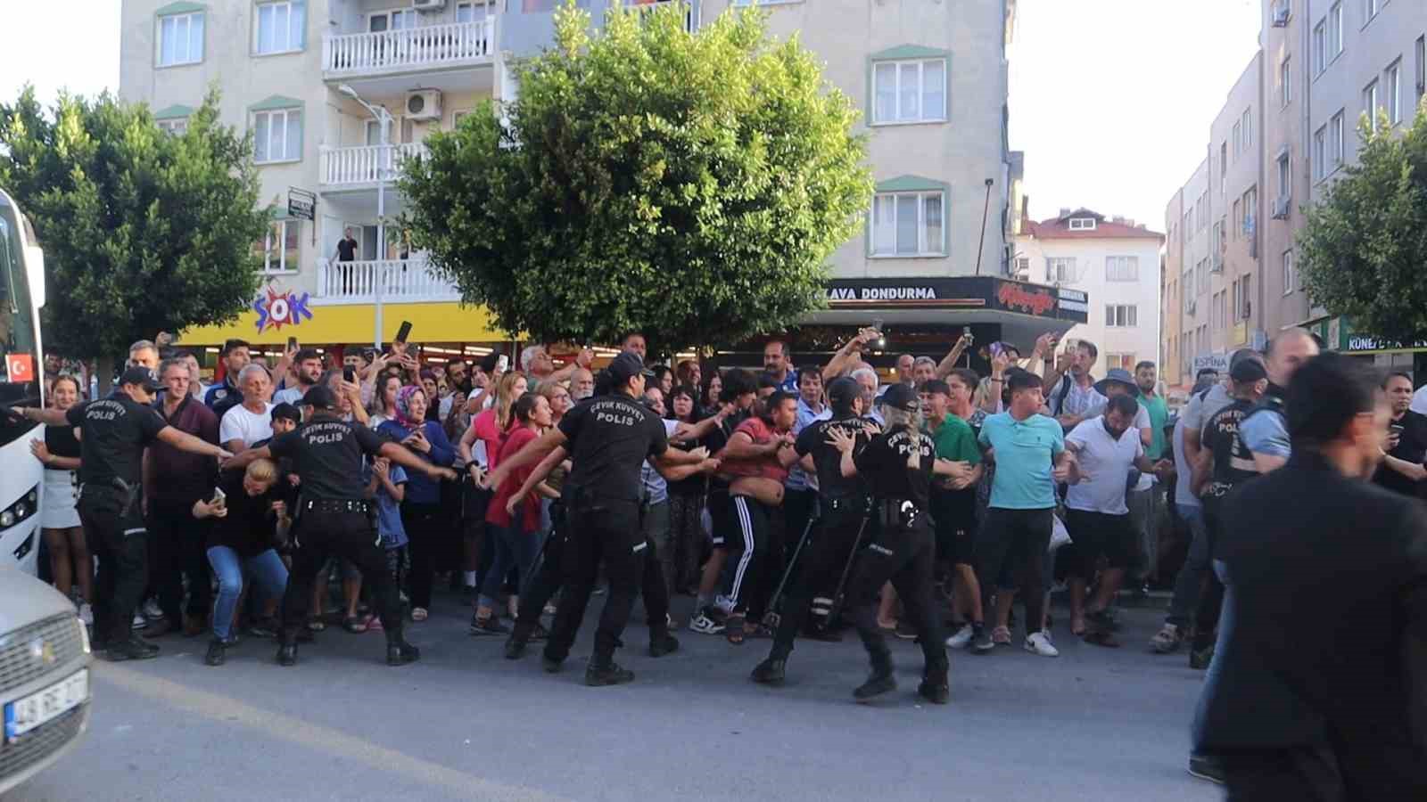 Ortaca’da kızlara istismarda bulunan şahıs ile anne adliyeye sevk edildi
