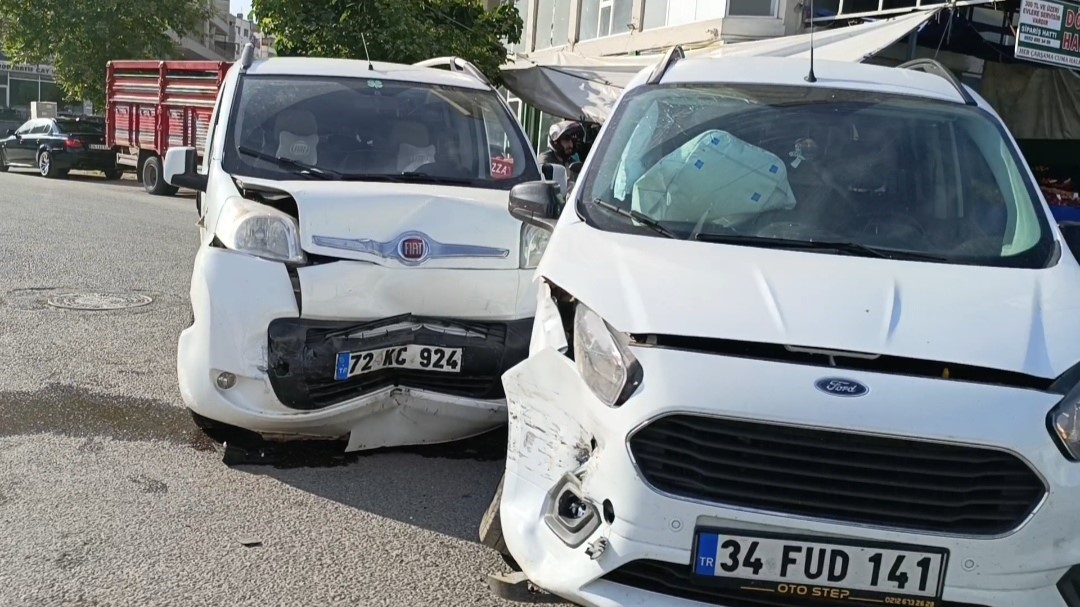 Siirt’te maddi hasarlı trafik kazası
