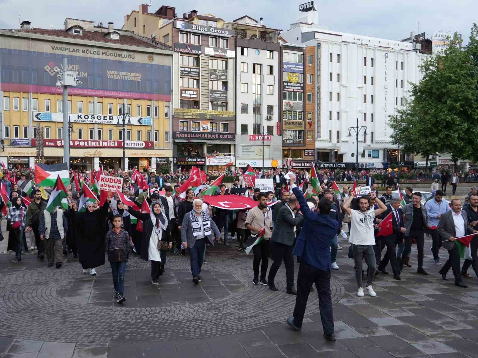 Kastamonu’da binlerce vatandaş İsrail’i protesto etti
