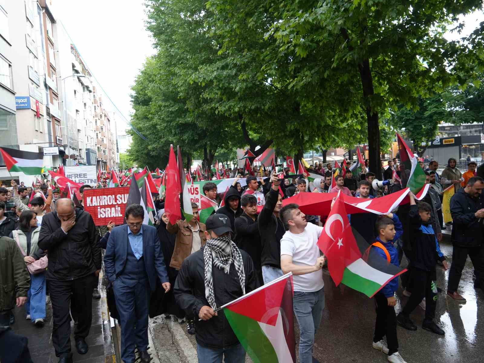 Kastamonu’da binlerce vatandaş İsrail’i protesto etti
