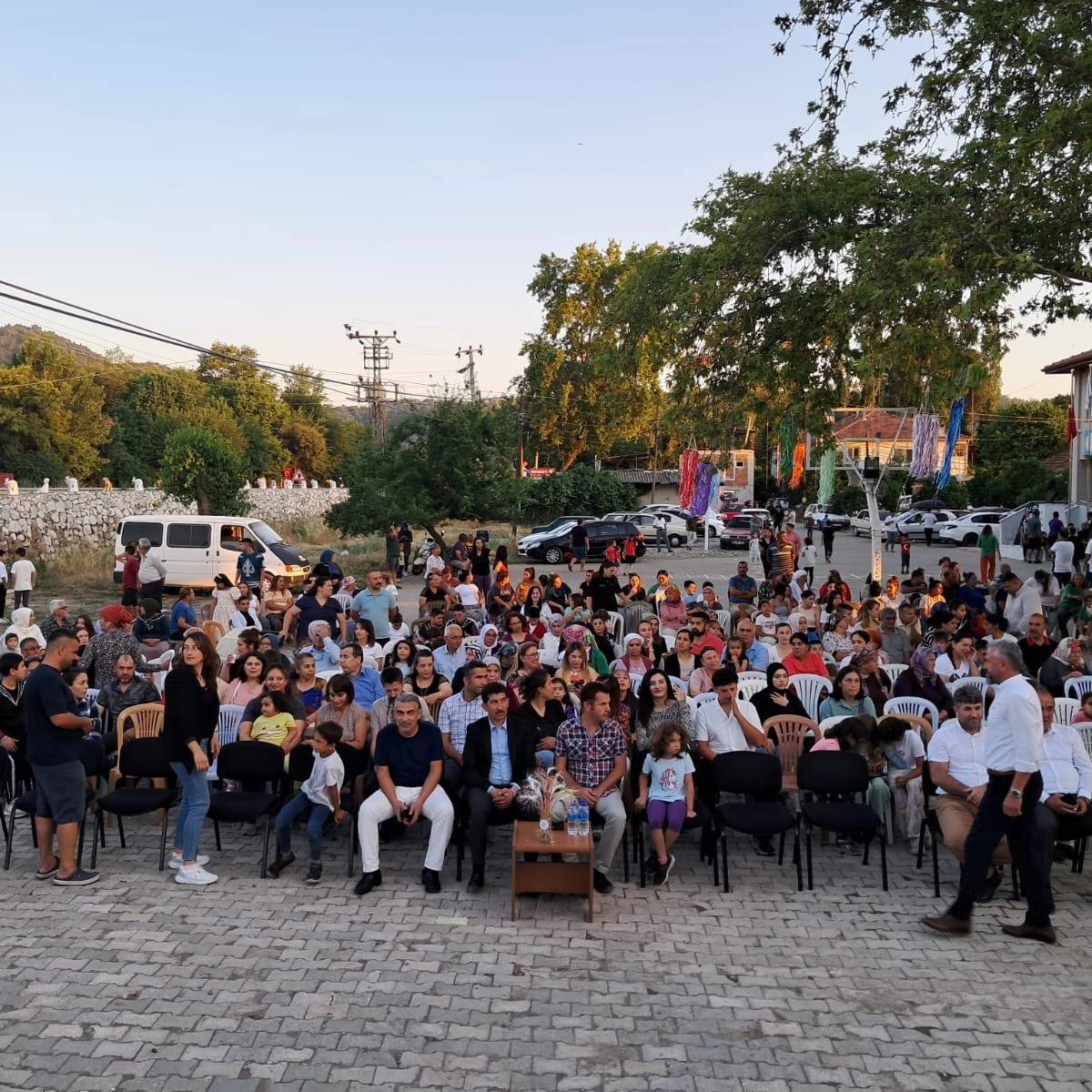 Öğrenciler yılsonu şenliğinde yeteneklerini sergiledi
