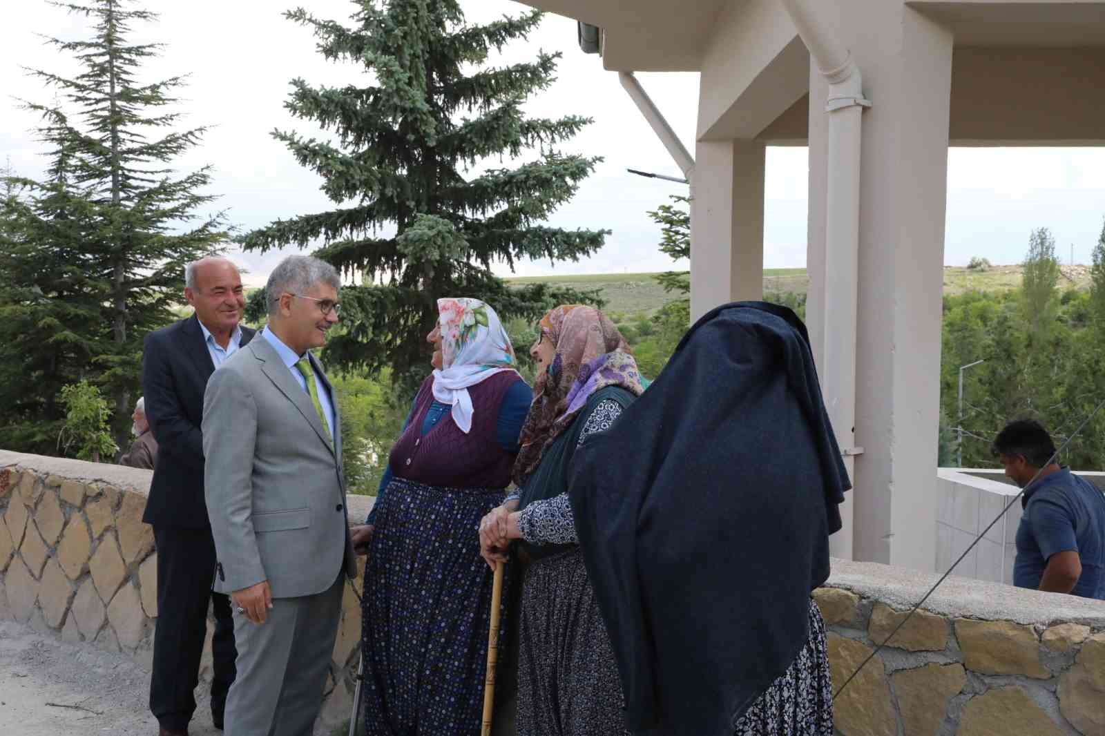 Vali Çelik belde ve köy ziyaretlerine devam ediyor
