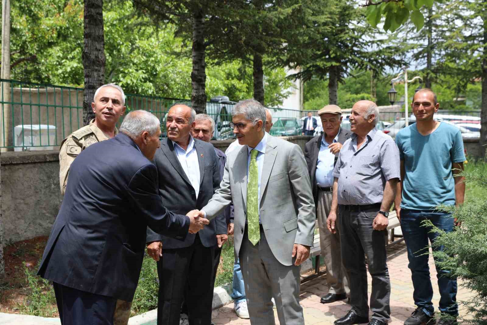 Vali Çelik belde ve köy ziyaretlerine devam ediyor
