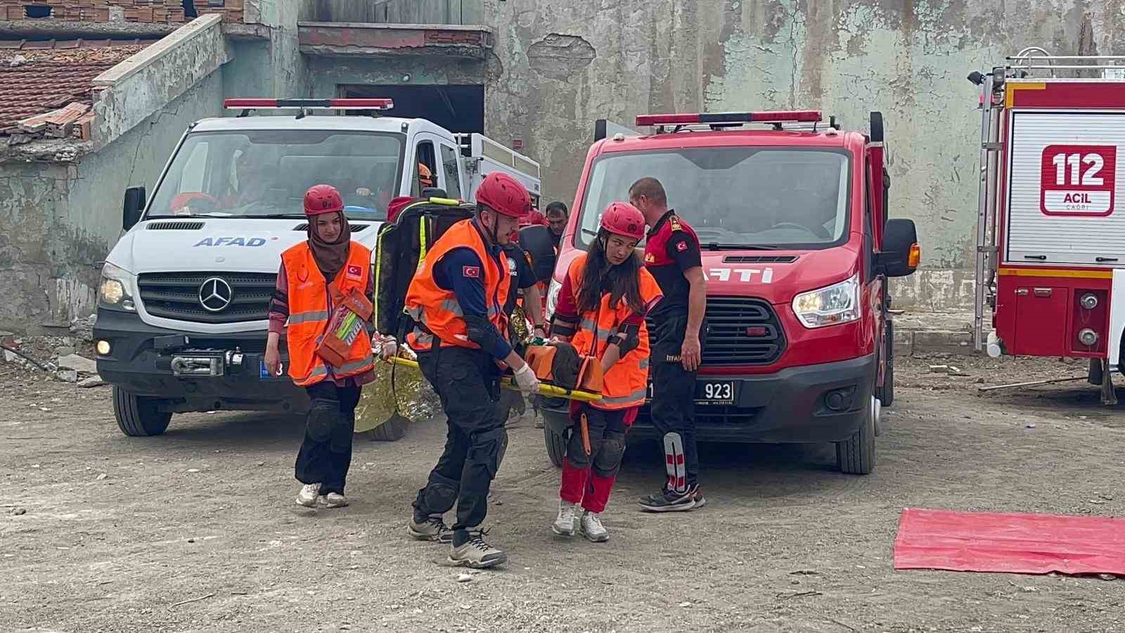 Ekiplerinden nefes kesen patlama tatbikatı
