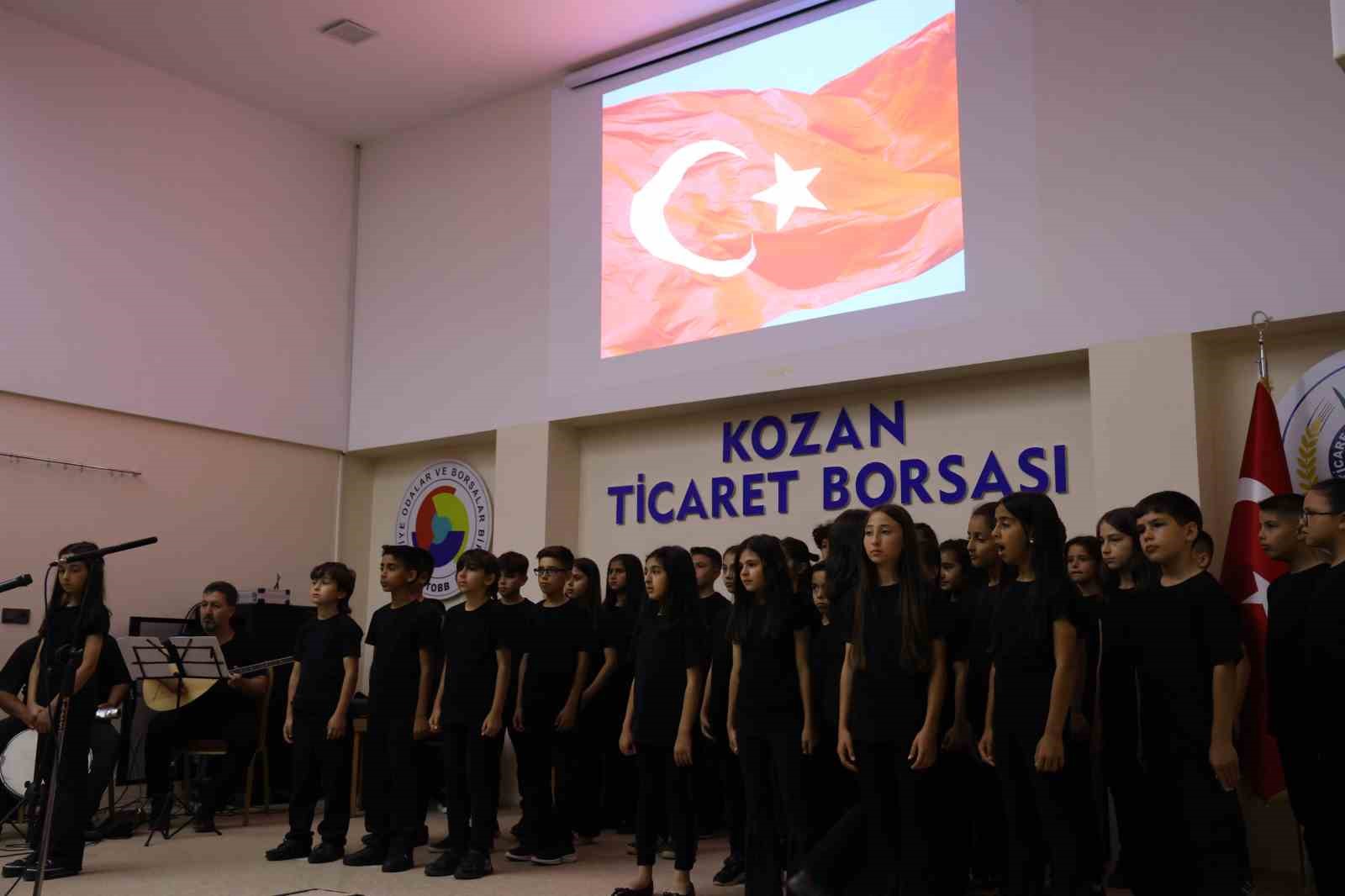 Kozanlı öğrenciler Kozan kurtuluşunu sahnelerine taşıdı
