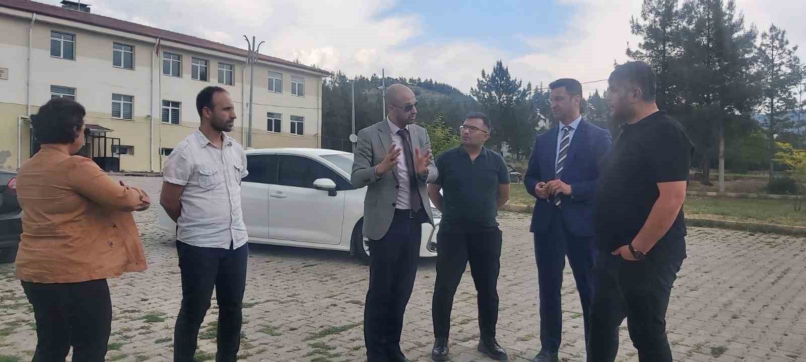 Gökler beldesinde spor yatırımlarını inceledi
