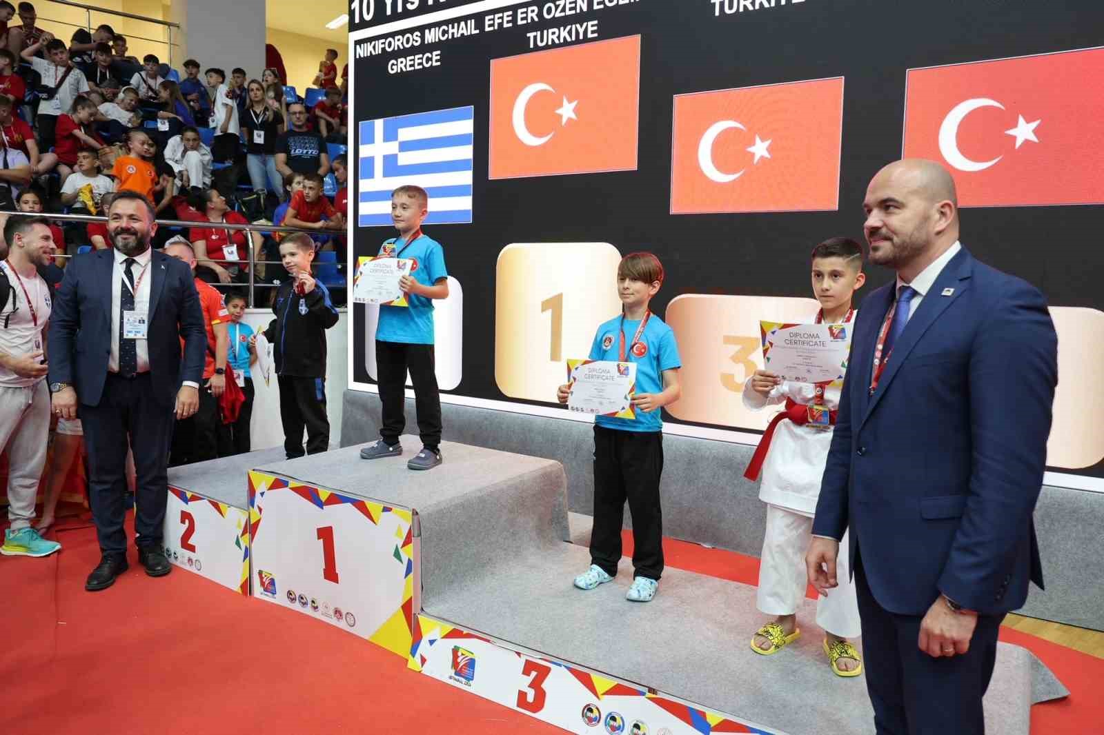 Balkan Çocuklar Karate Şampiyonası İstanbul’da başladı
