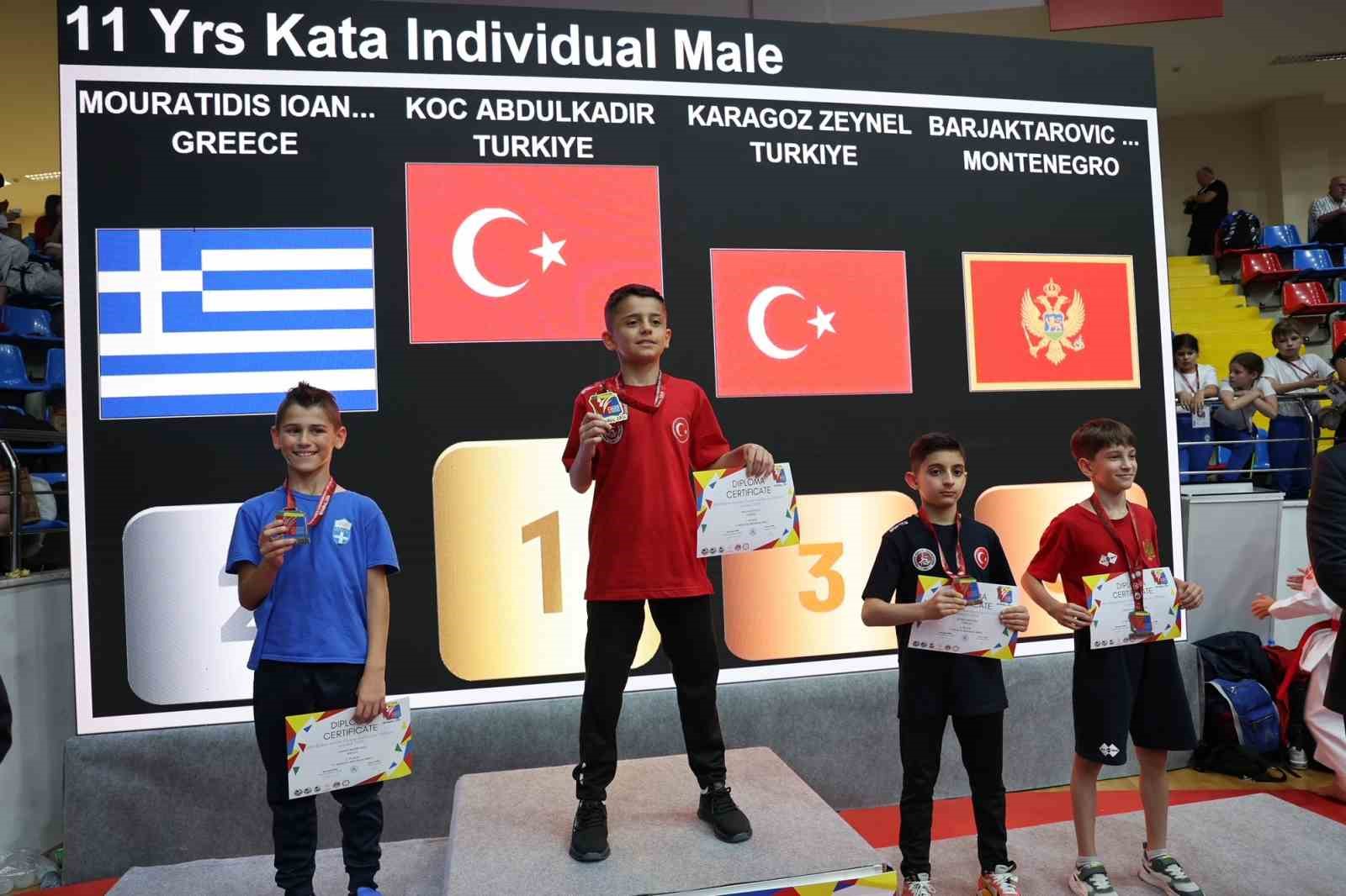 Balkan Çocuklar Karate Şampiyonası İstanbul’da başladı
