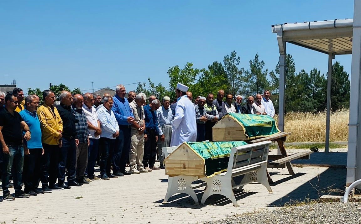 Eşi tarafından öldürülen anne ve kızı toprağa verildi
