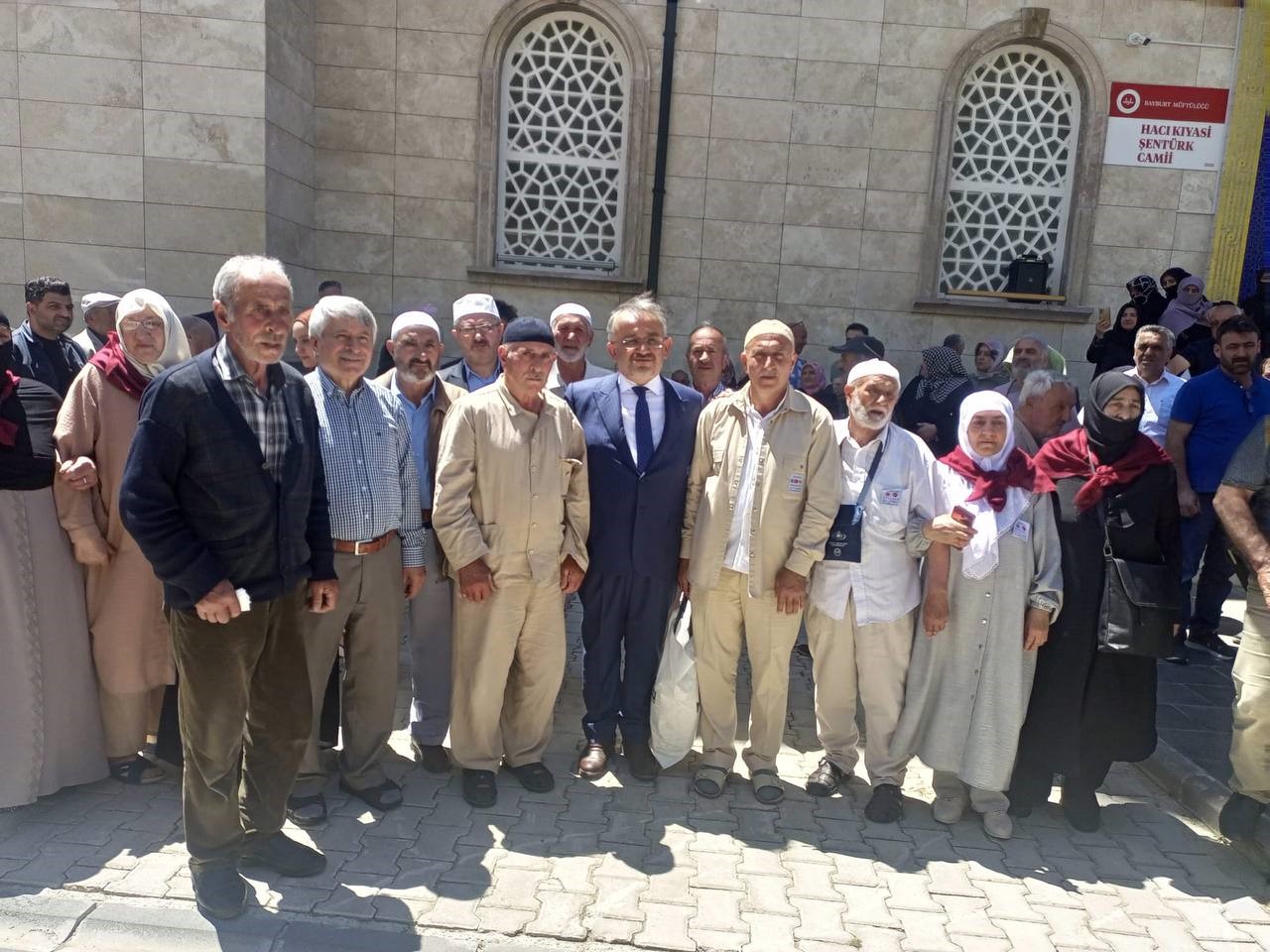 Hacı adayları Bayburt’tan dualarla uğurlandı
