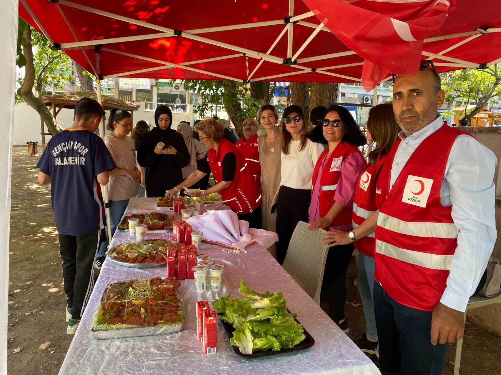 Alaşehirli öğrenciler girecekleri sınavlar öncesi stres attılar
