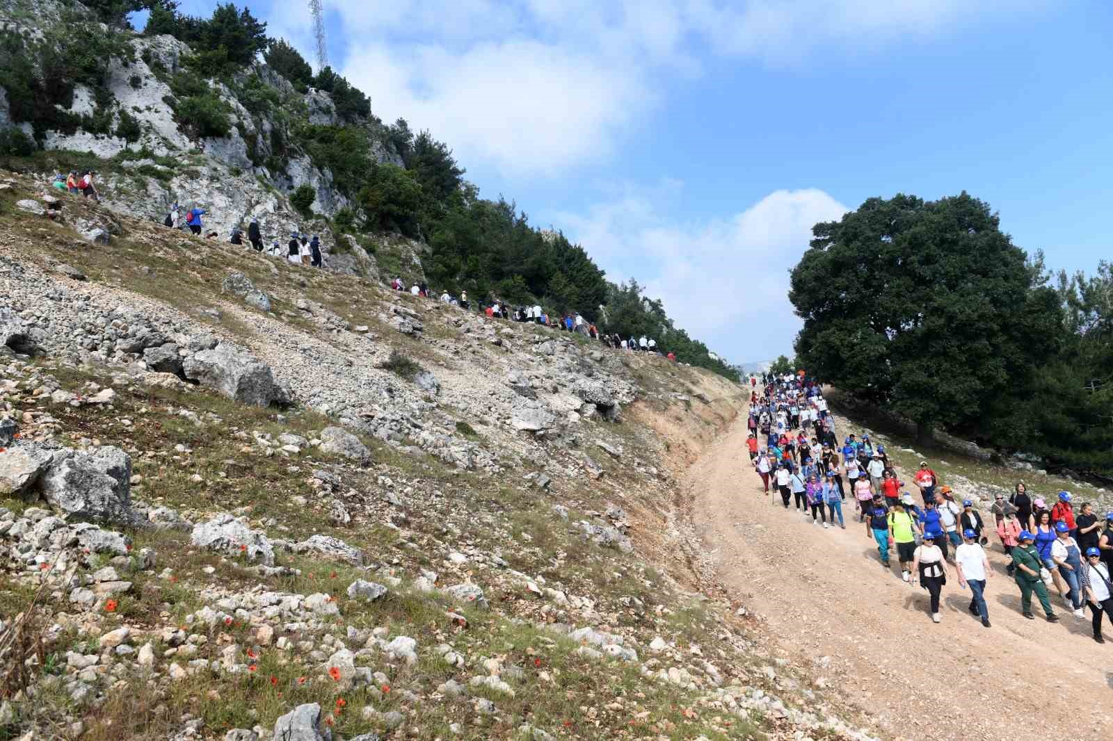 Vatandaşlar doğa yürüyüşünde buluştu
