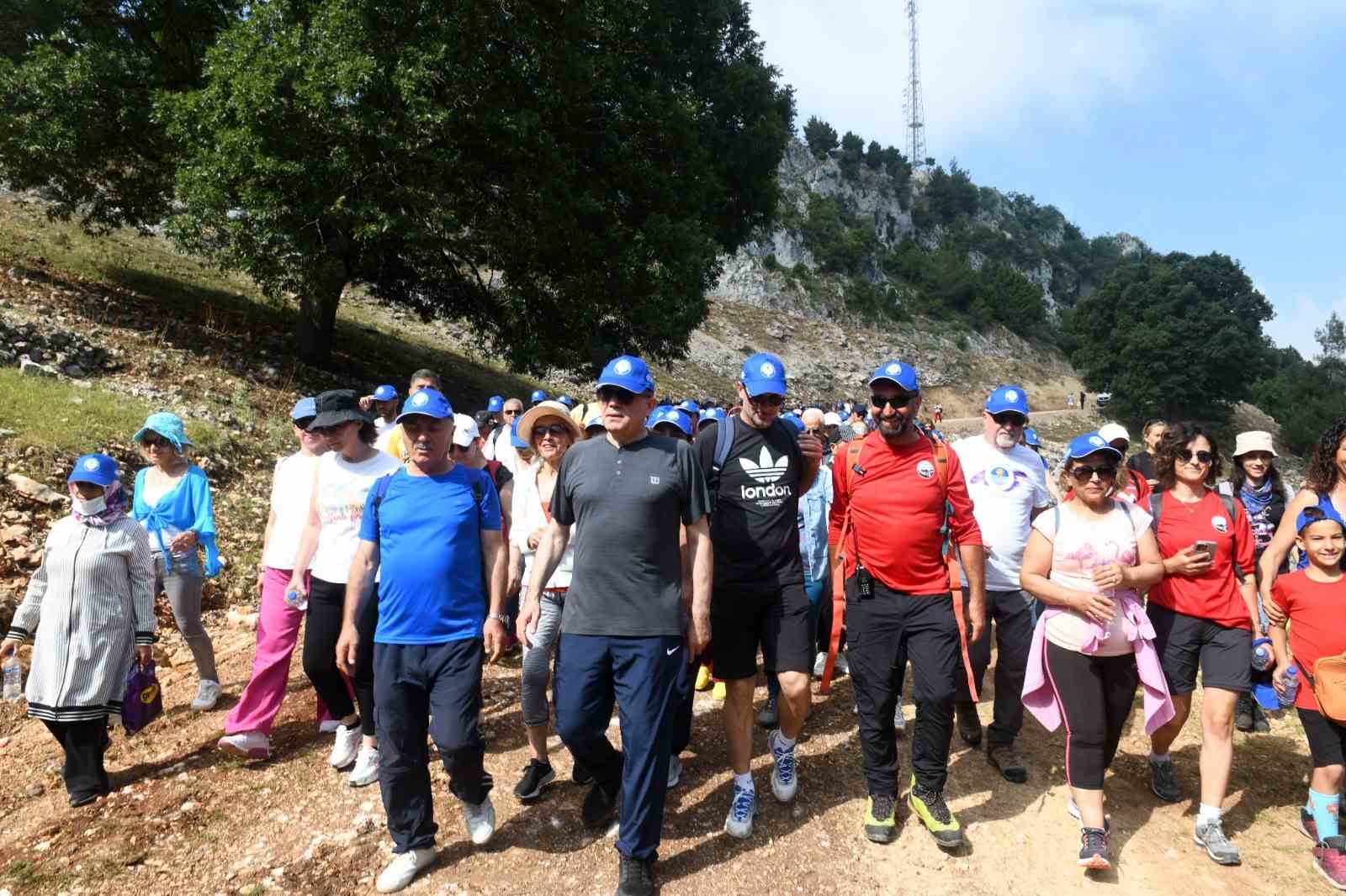 Vatandaşlar doğa yürüyüşünde buluştu
