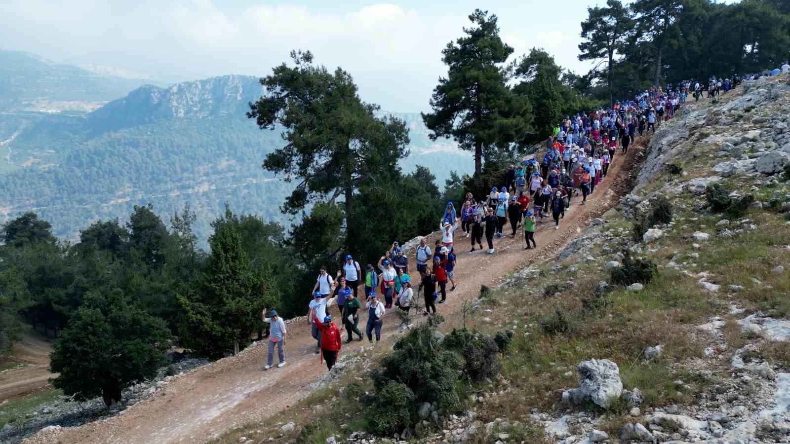 Vatandaşlar doğa yürüyüşünde buluştu
