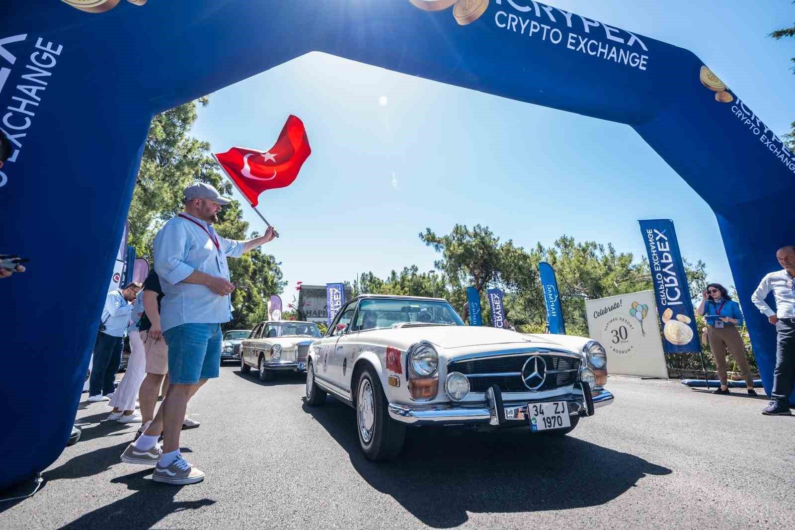 Klasik otomobil tutkunları Bodrum’da buluştu
