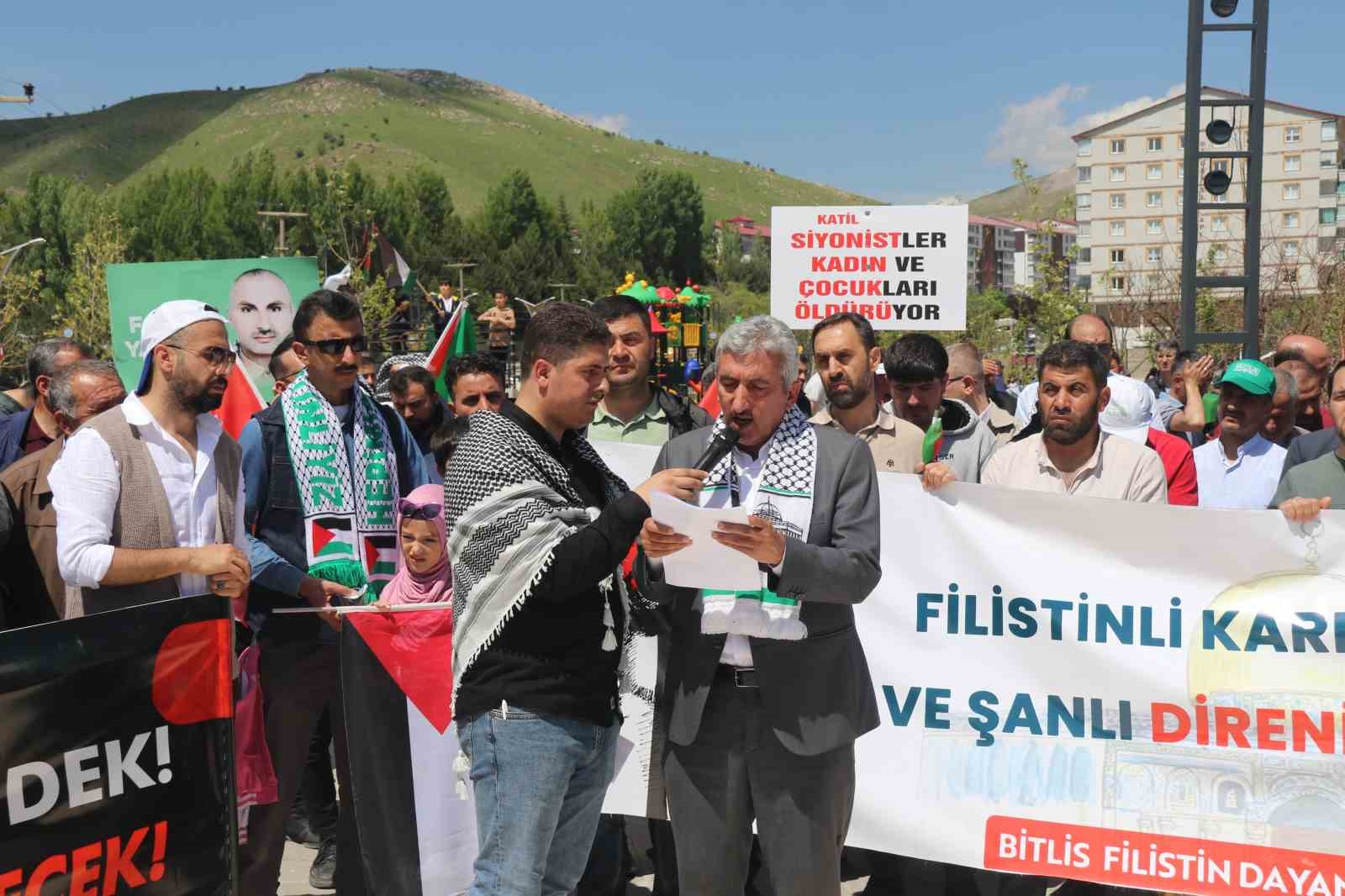 Bitlis’te vatandaşlar Filistin için yürüdü
