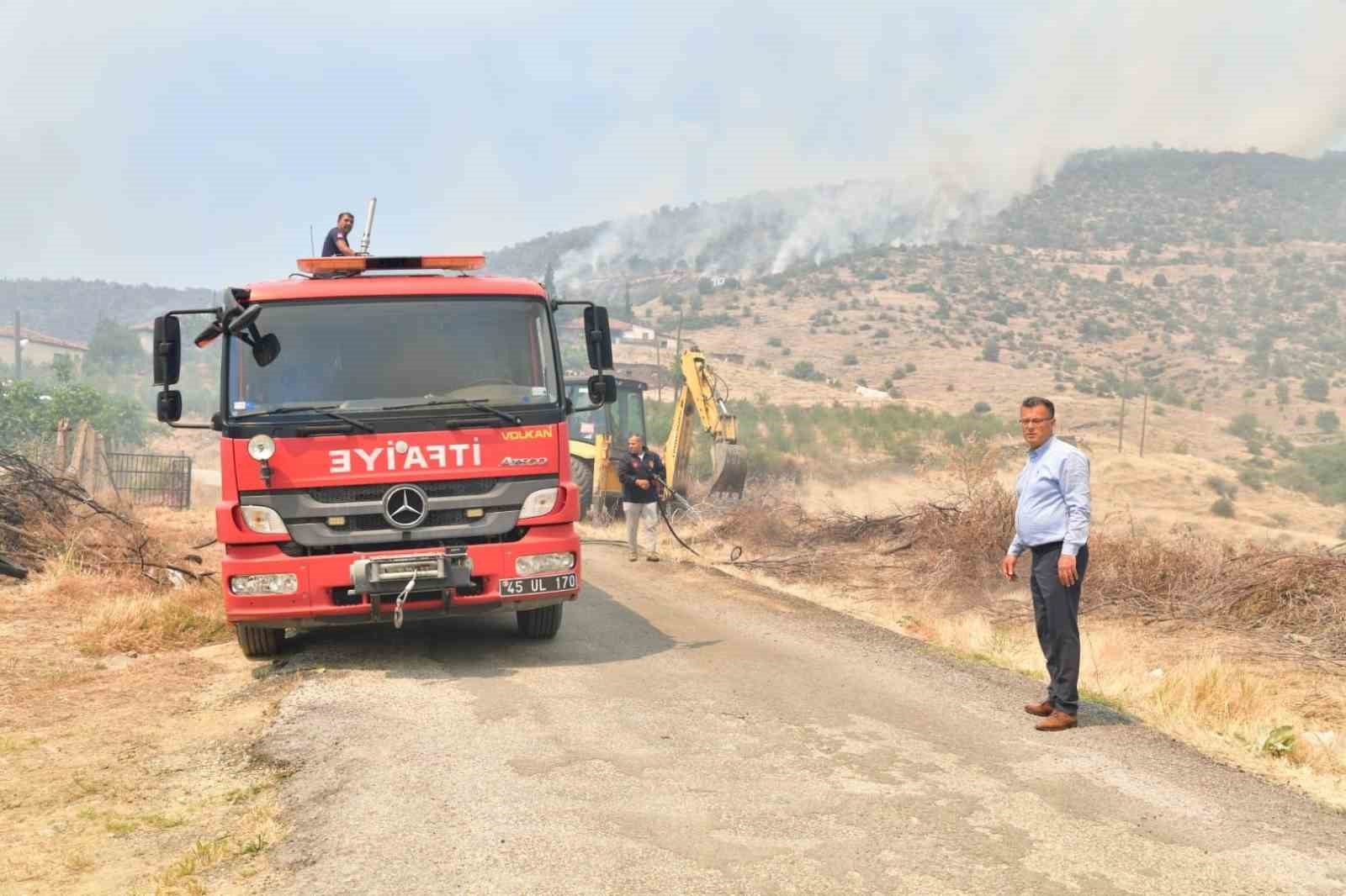 Manisa Valiliğinden yangına ilişkin açıklama
