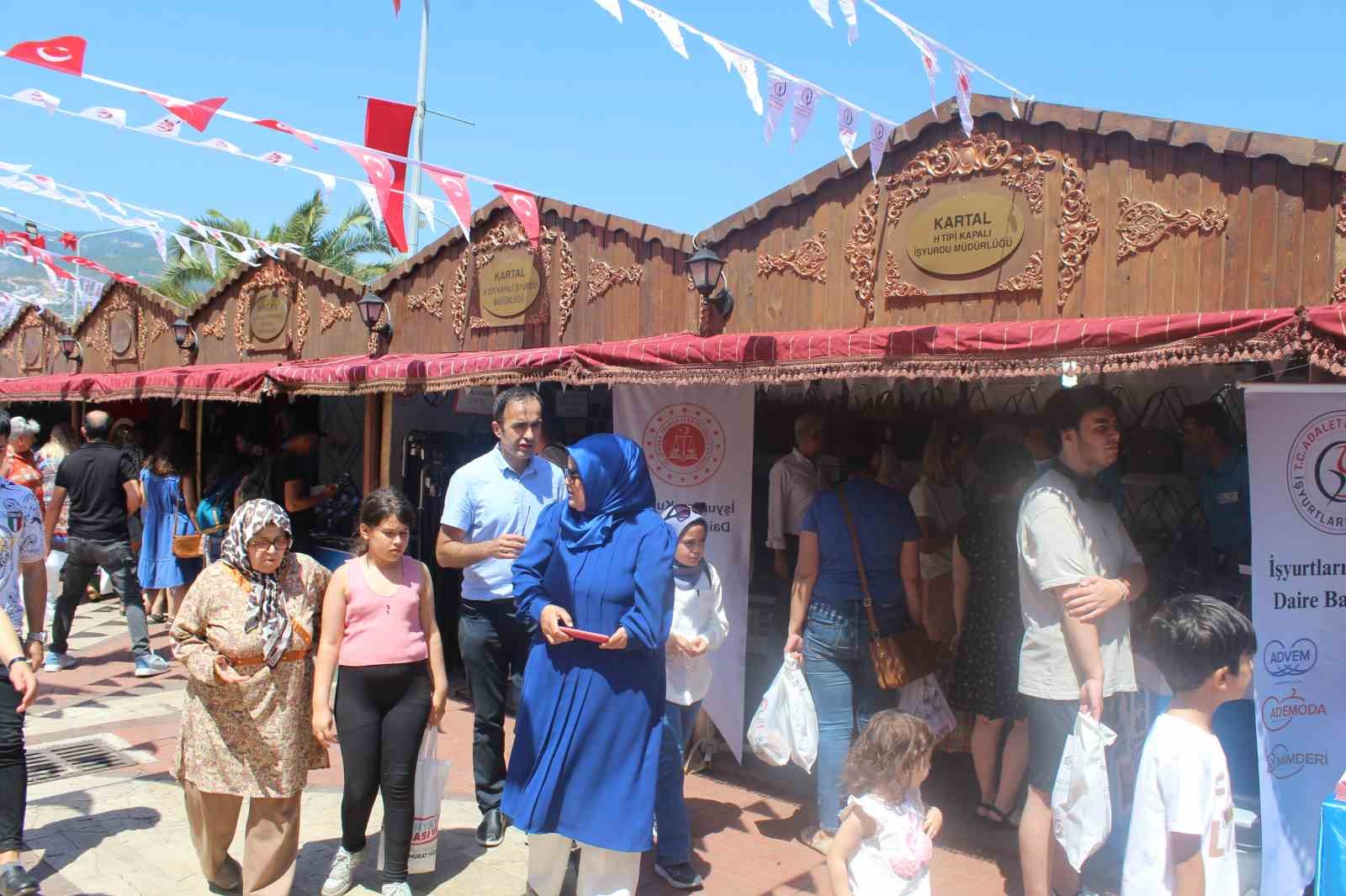 İşyurtları Ürün ve El Sanatları Fuarı Alanya’da ilk kez açıldı
