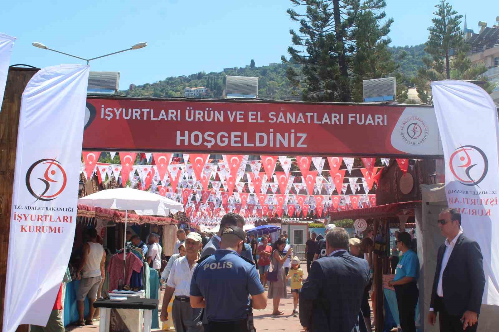 İşyurtları Ürün ve El Sanatları Fuarı Alanya’da ilk kez açıldı
