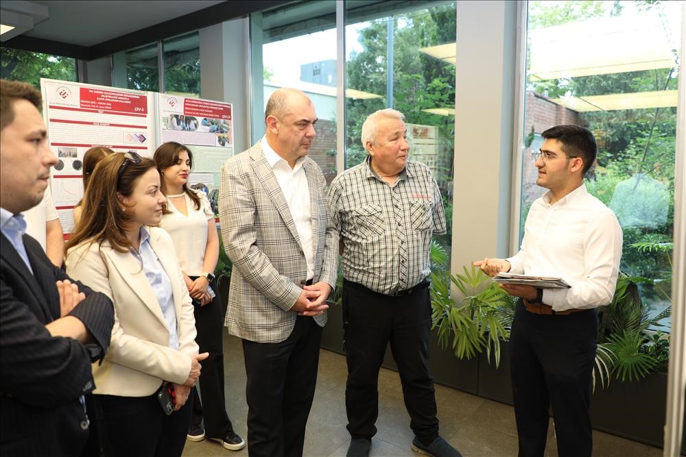 Mühendislik fakültesi öğrenci projeleri sanayi ve sektör temsilcileriyle buluştu
