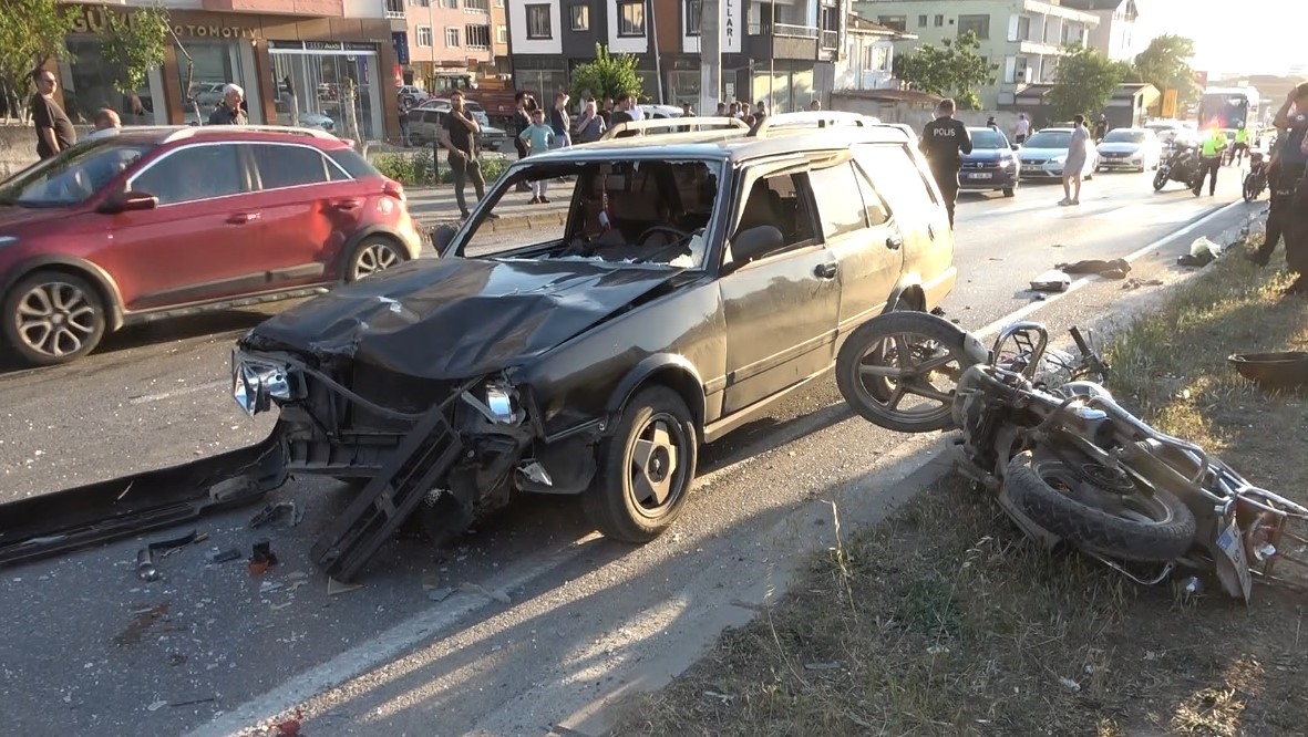 Otomobilin çarptığı motosiklet sürücüsü hayatını kaybetti
