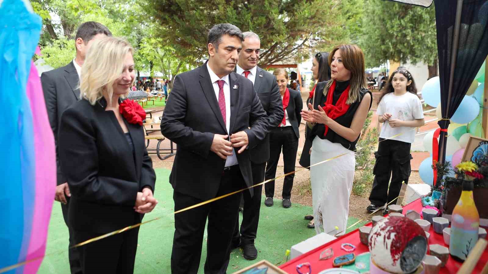 Gaziantep Kolej Vakfı’nda göz kamaştıran sergi
