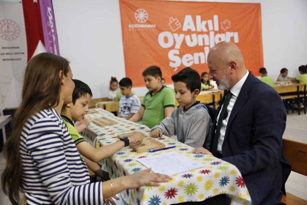 Başkan Çolakbayrakdar: “Hizmetlerimizle çocuklarımızın geleceğini inşa ediyoruz”
