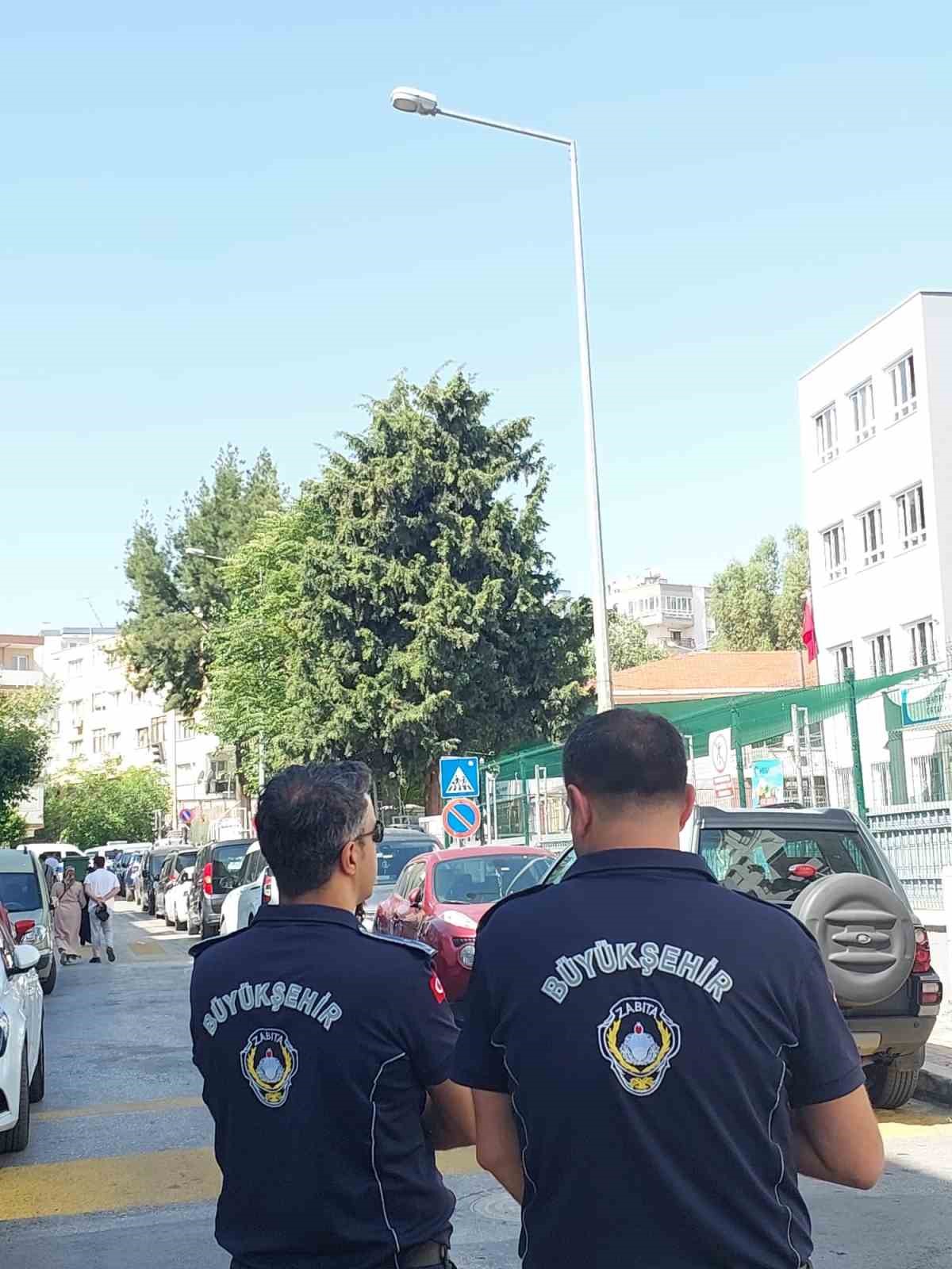 İzmir Büyükşehir Belediyesi’nden öğrencilere LGS desteği
