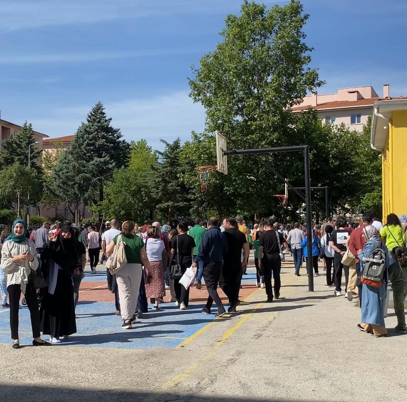 Isparta’da 4 bin 939 öğrenci LGS’de ter döktü
