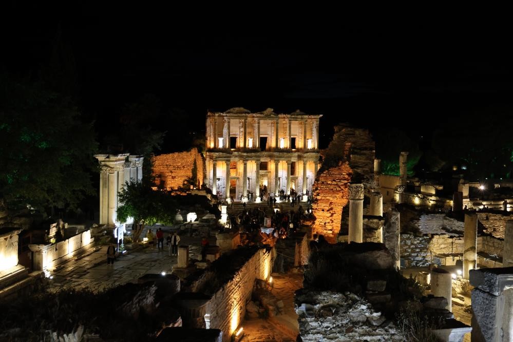 Turistler İzmir’de en çok ‘deniz ve kültür’ turizmini tercih ediyor
