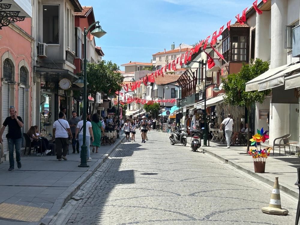 Turistler İzmir’de en çok ‘deniz ve kültür’ turizmini tercih ediyor
