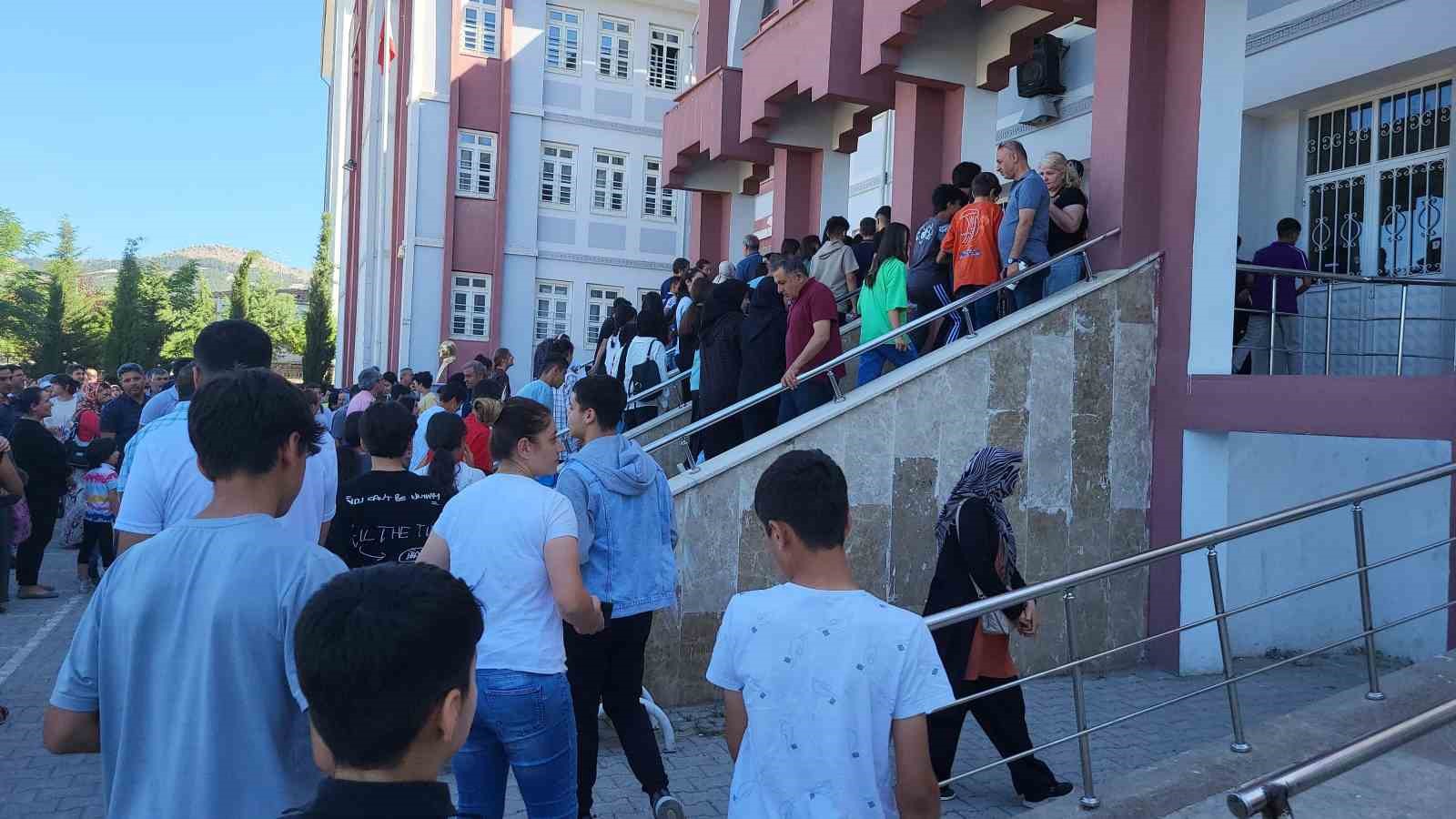 Adıyaman’da 8 bin 467 öğrenci LGS’ye girdi
