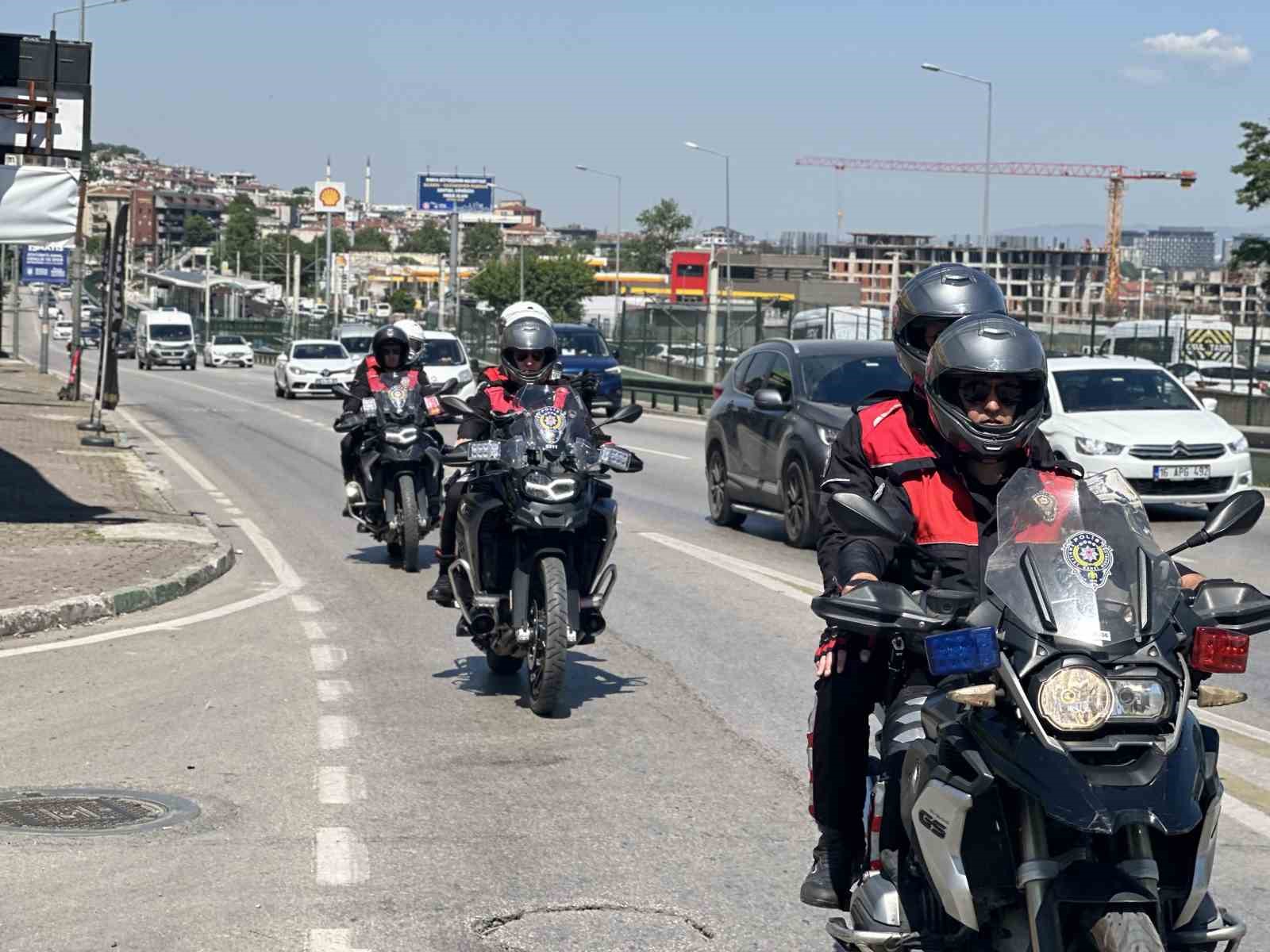 Bursa’da yunus polisleri 3 kilo 124 gram esrar ele geçirdi
