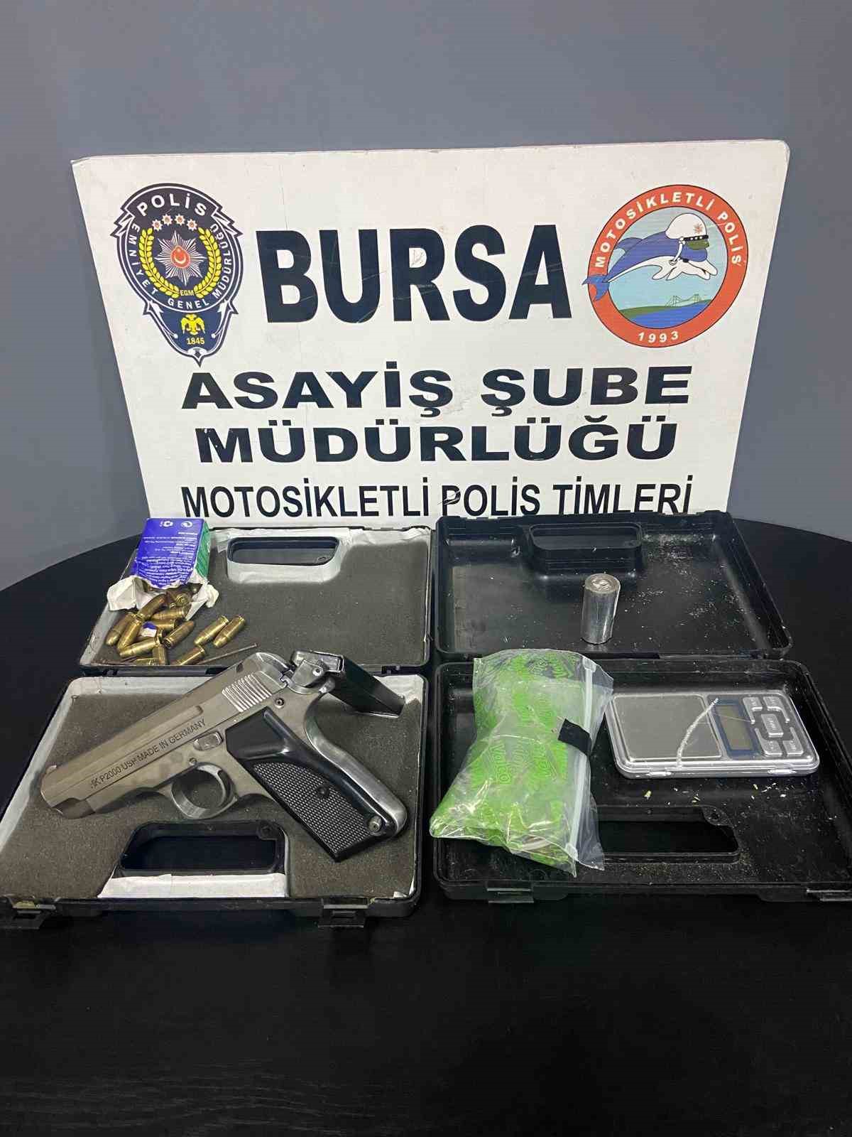 Bursa’da yunus polisleri 3 kilo 124 gram esrar ele geçirdi
