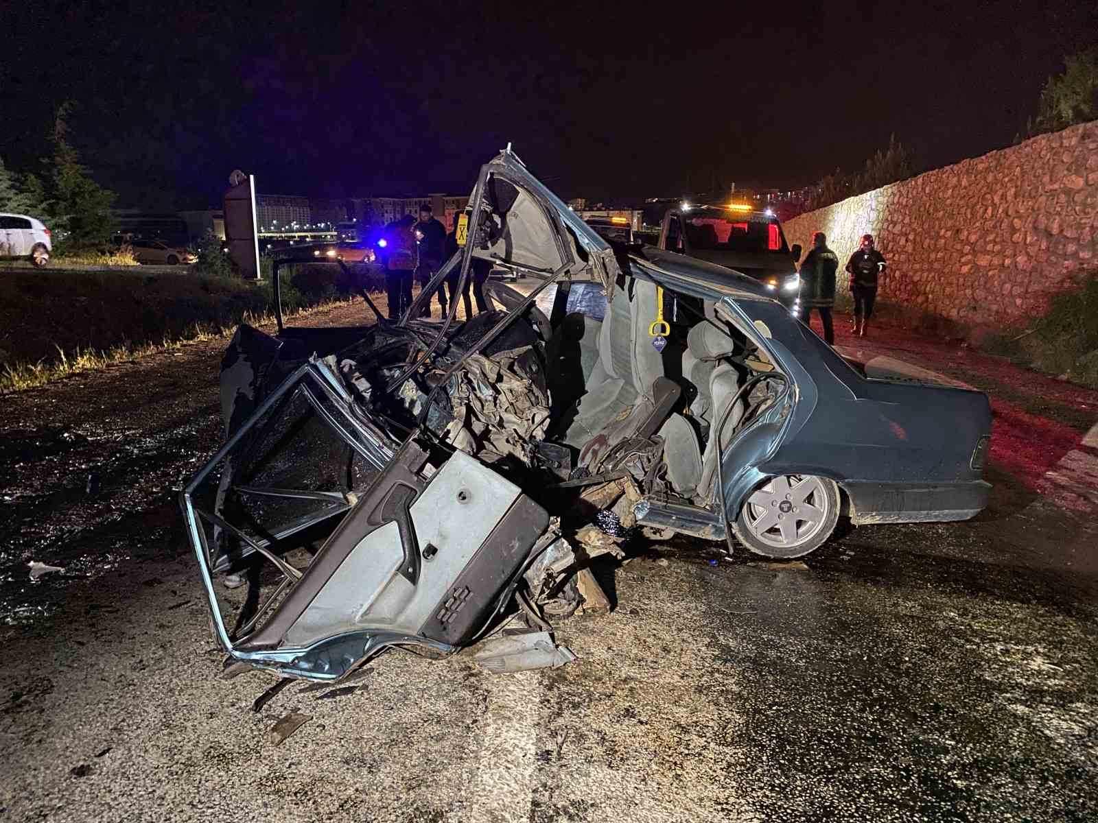 Feci kazada ağır yaralanan 2 kişi hayatını kaybetti
