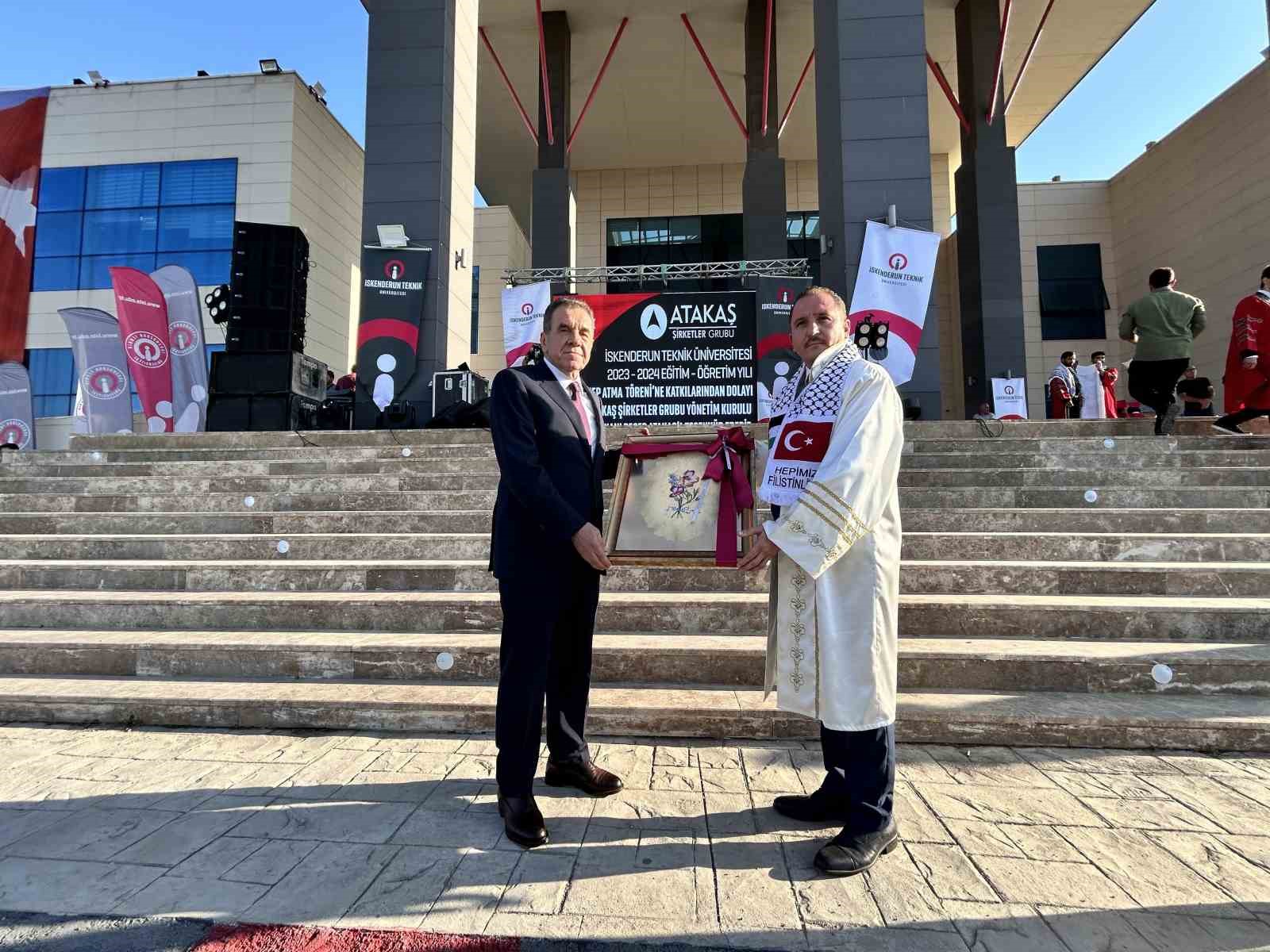 Depremin yaralarının sarıldığı İskenderun’da mezuniyet heyecanı
