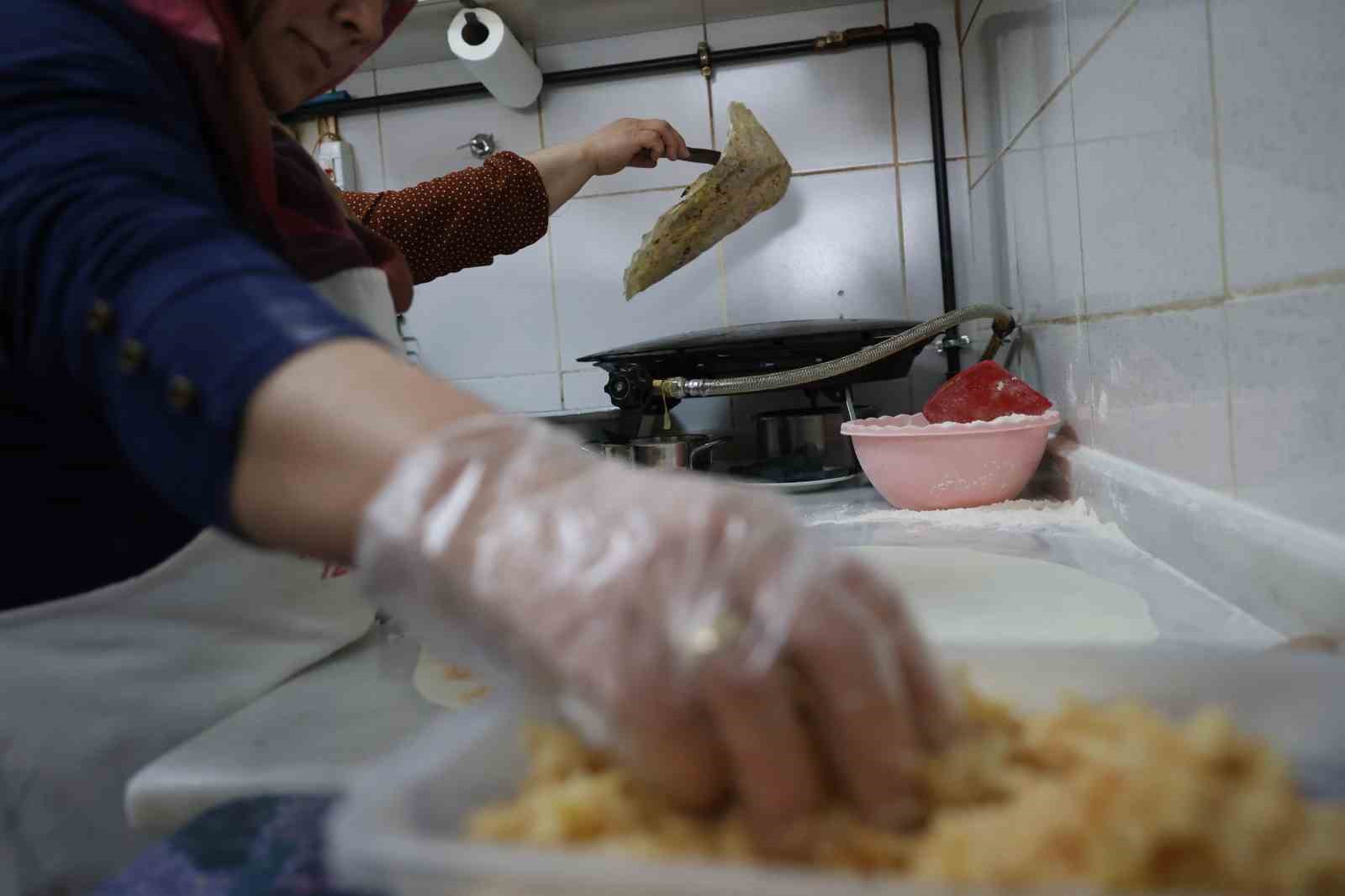 Oto tamircisi olmak isterken sanayinin börekçi ablası oldu
