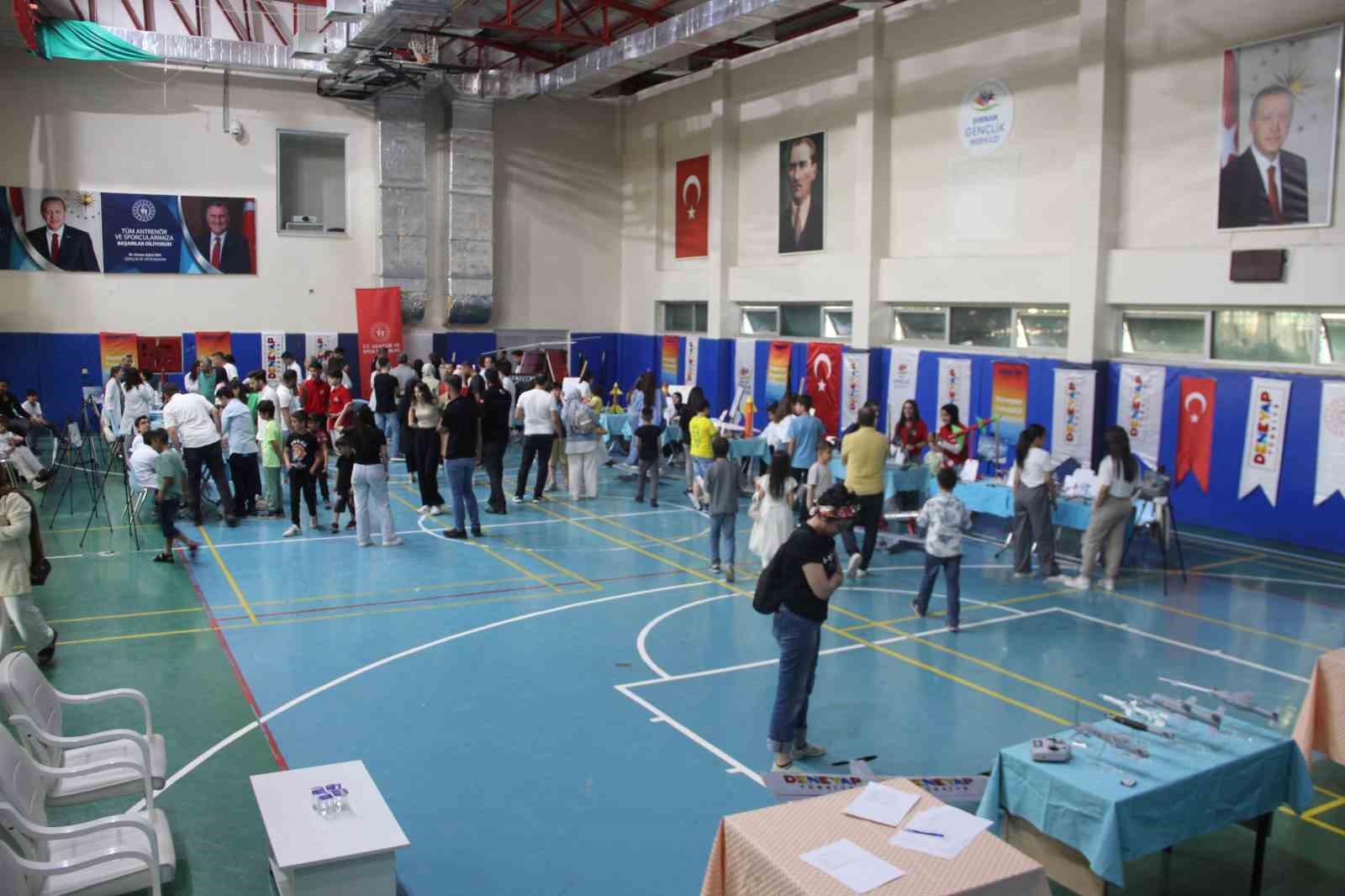 Şırnak’ta deneyap öğrencileri Havacılık ve Uzay Teknolojileri Proje Şenliği’nde buluştu
