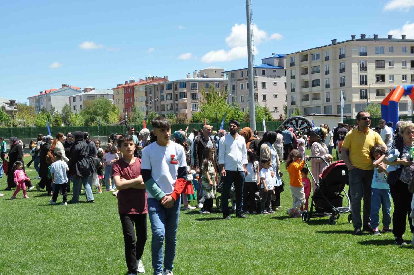 Kars’ta Çocuk Şenliği’ne yoğun ilgi
