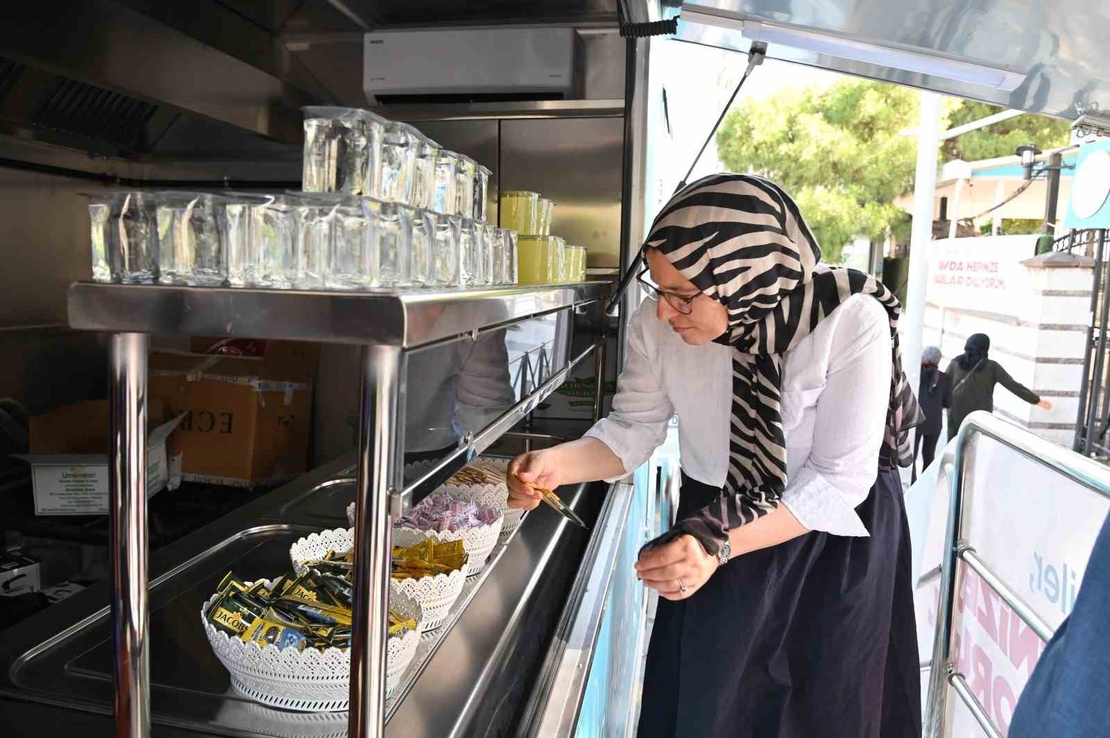 Manisa Büyükşehir’den LGS’ye giren öğrencilere ve ailelerine ikram
