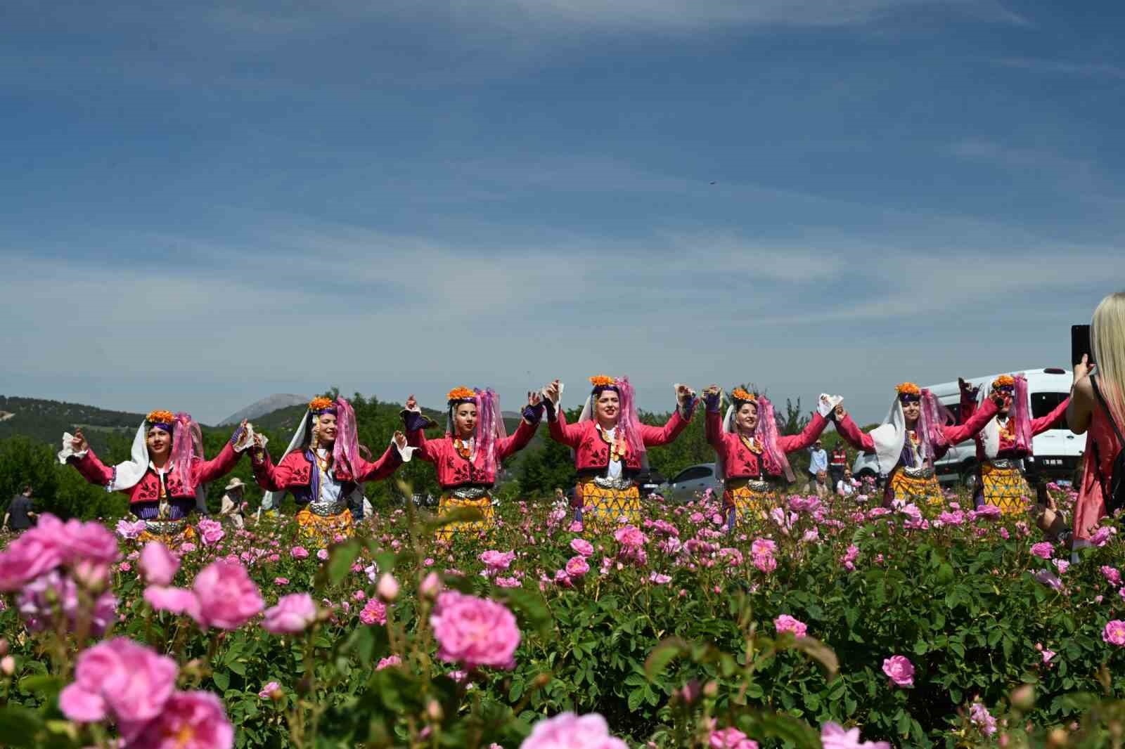 Uluslararası Isparta Gül Festivali gül hasadıyla renklendi
